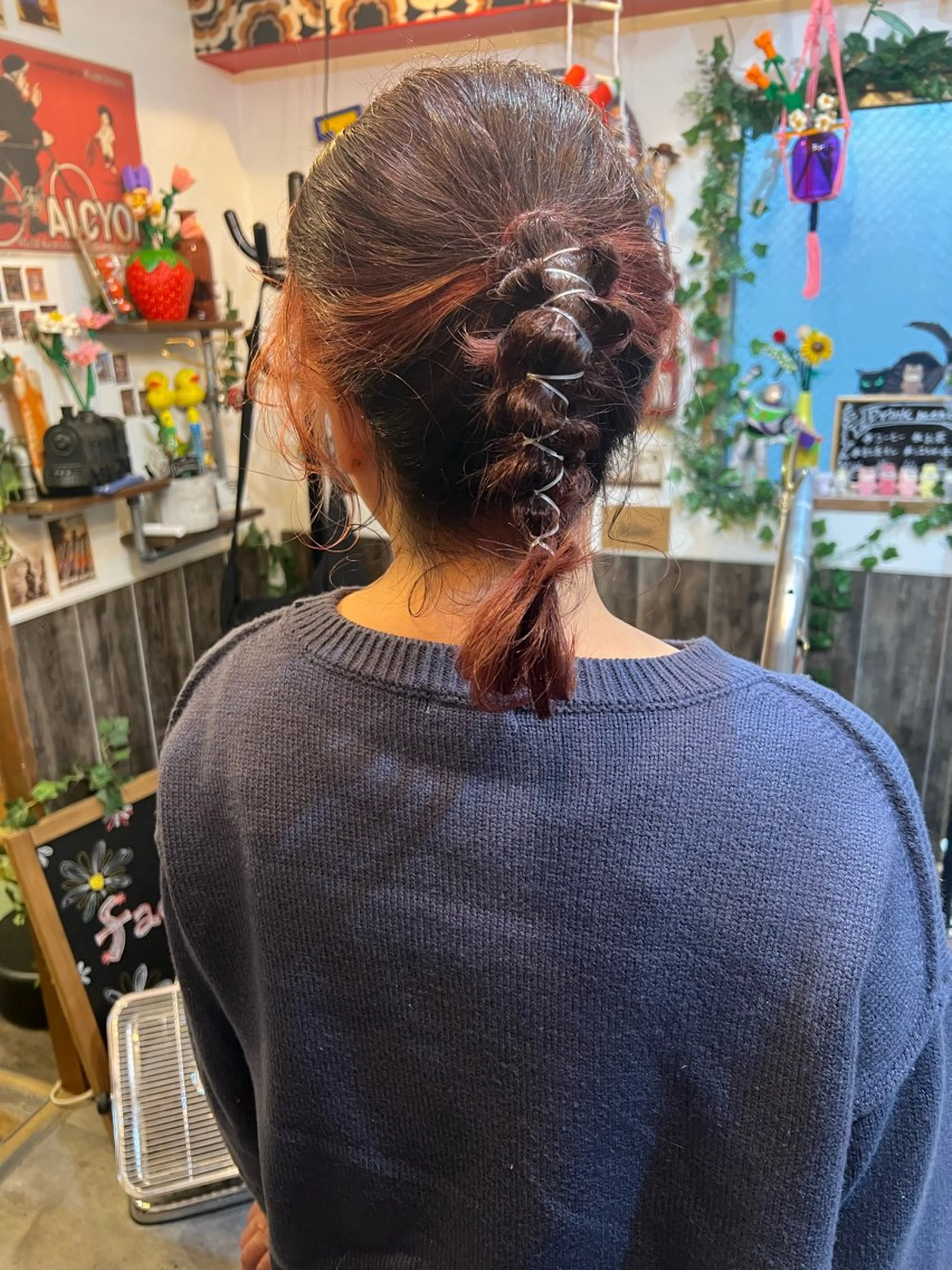 ミディアム カラー ヘアアレンジ ミストバング ブリーチ  フェイスフレーミング ピンクカラー 簡単アレンジ ヘアカラー カラーパティシエ facce🌼ikoのヘアスタイル