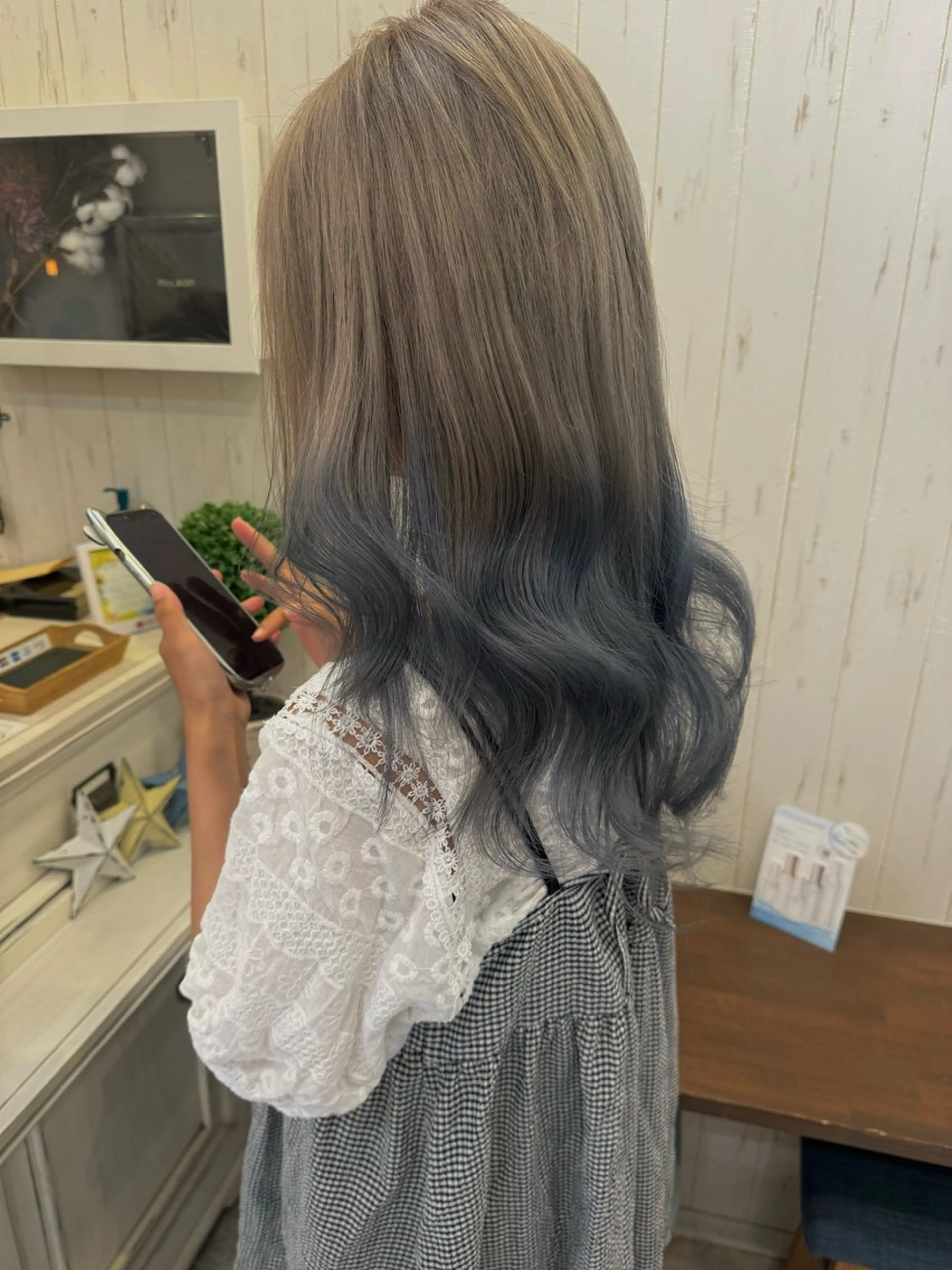 カラー デザインカラー A miのヘアスタイル
