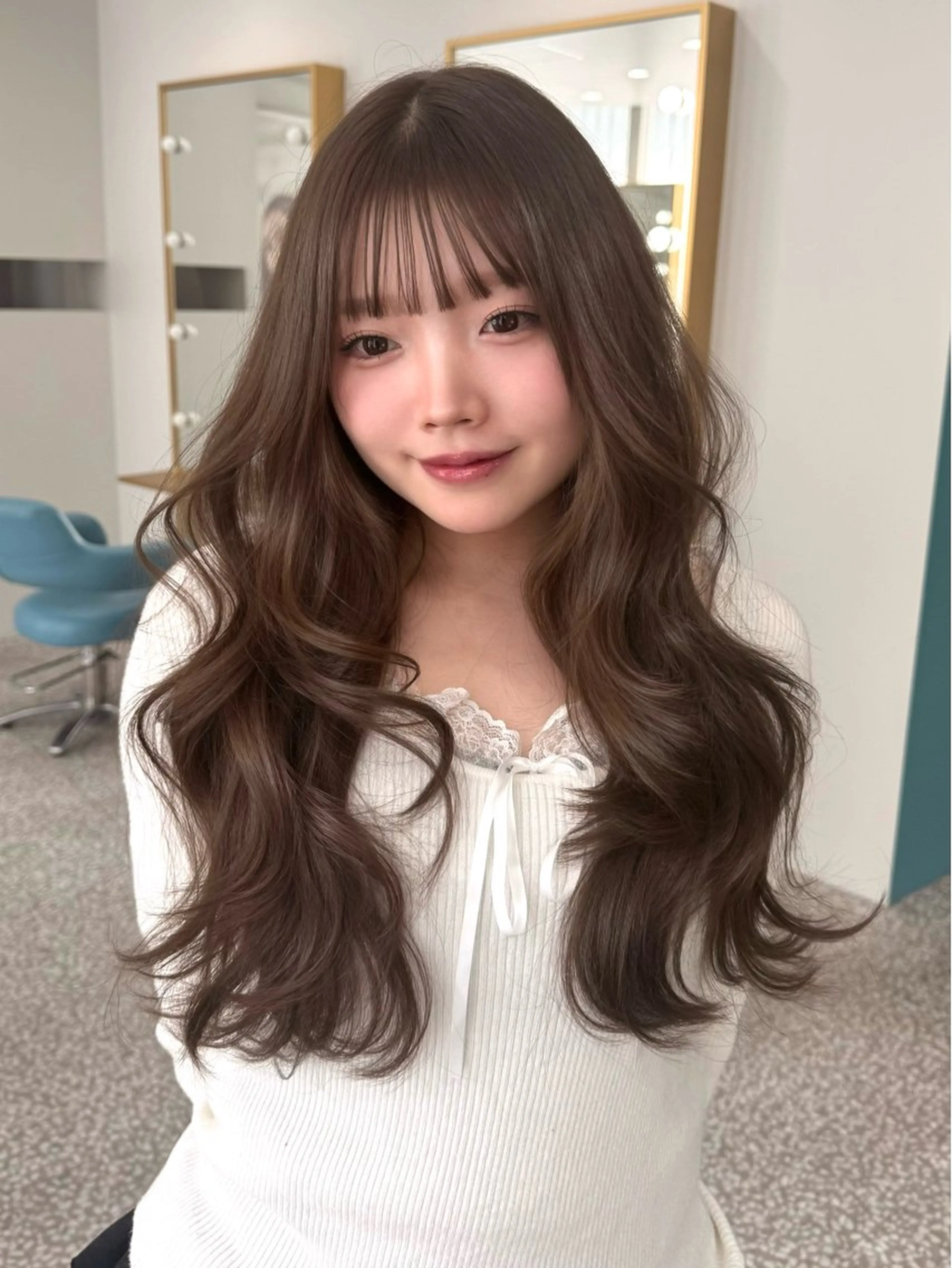 ロング くびれヘア 顔まわりレイヤー 顔周りカット ヨシンモリ 韓国風ヘア ヘアカラー 🤍ブリーチなしカラ ー/riri🤍のヘアスタイル