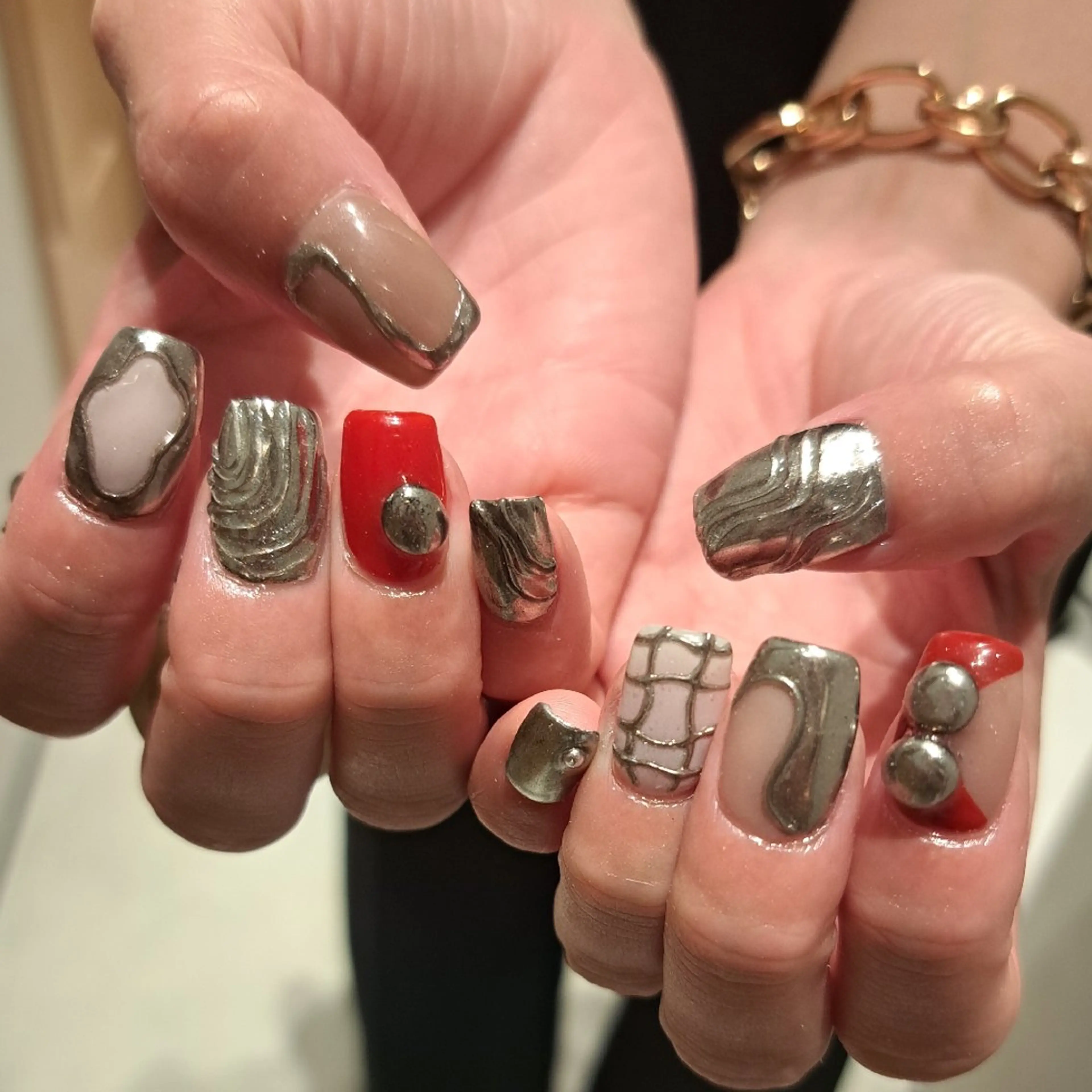 ネイル アートネイル ジェルネイル ミラーネイル 持ち込み シルバー ハンドネイル Nail mood デザイン持ち込みokのネイルデザイン