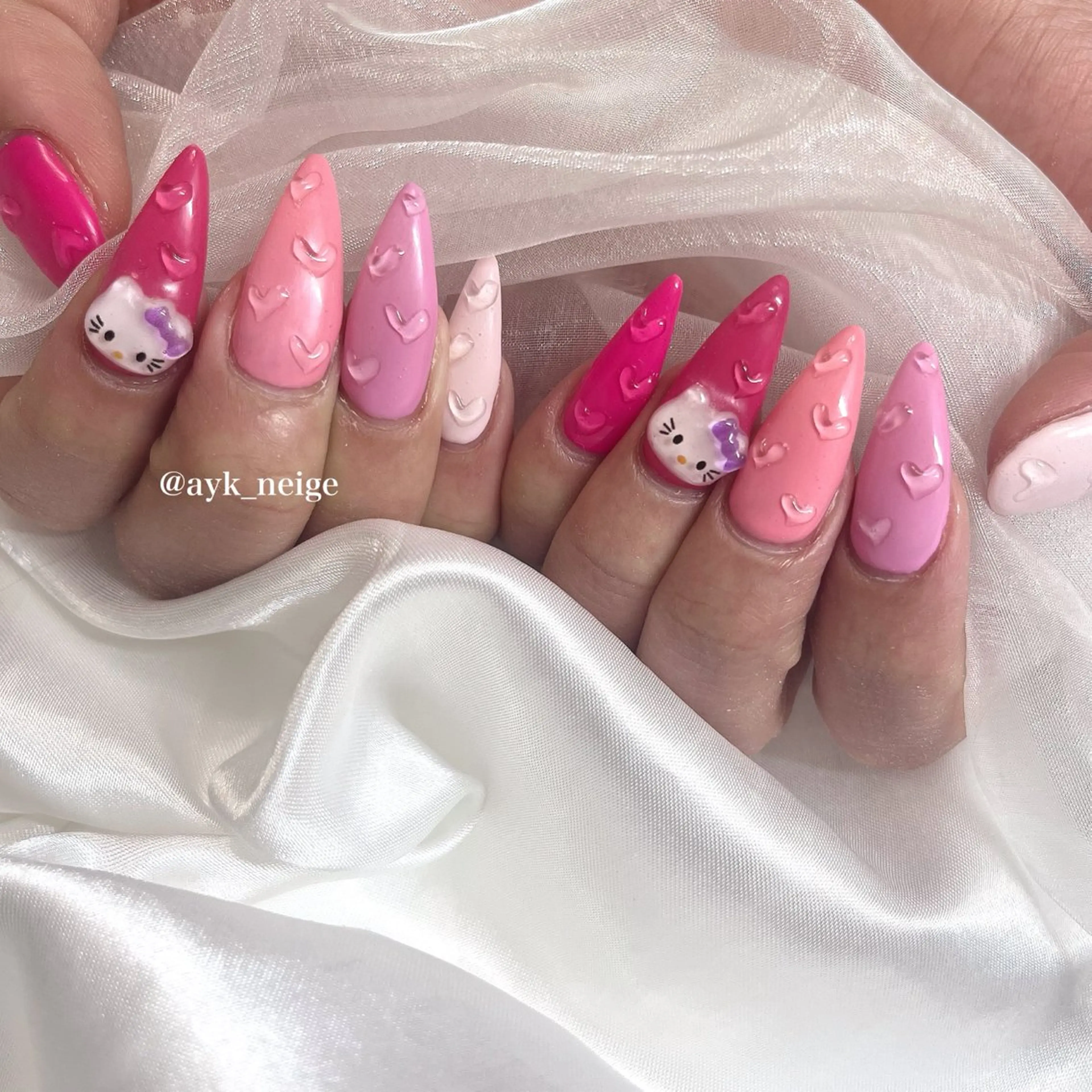 ネイル フットネイル キラキラネイル 韓国ネイル リボン シンプルネイル n'eige nail所属・大谷 綾香のネイルデザイン