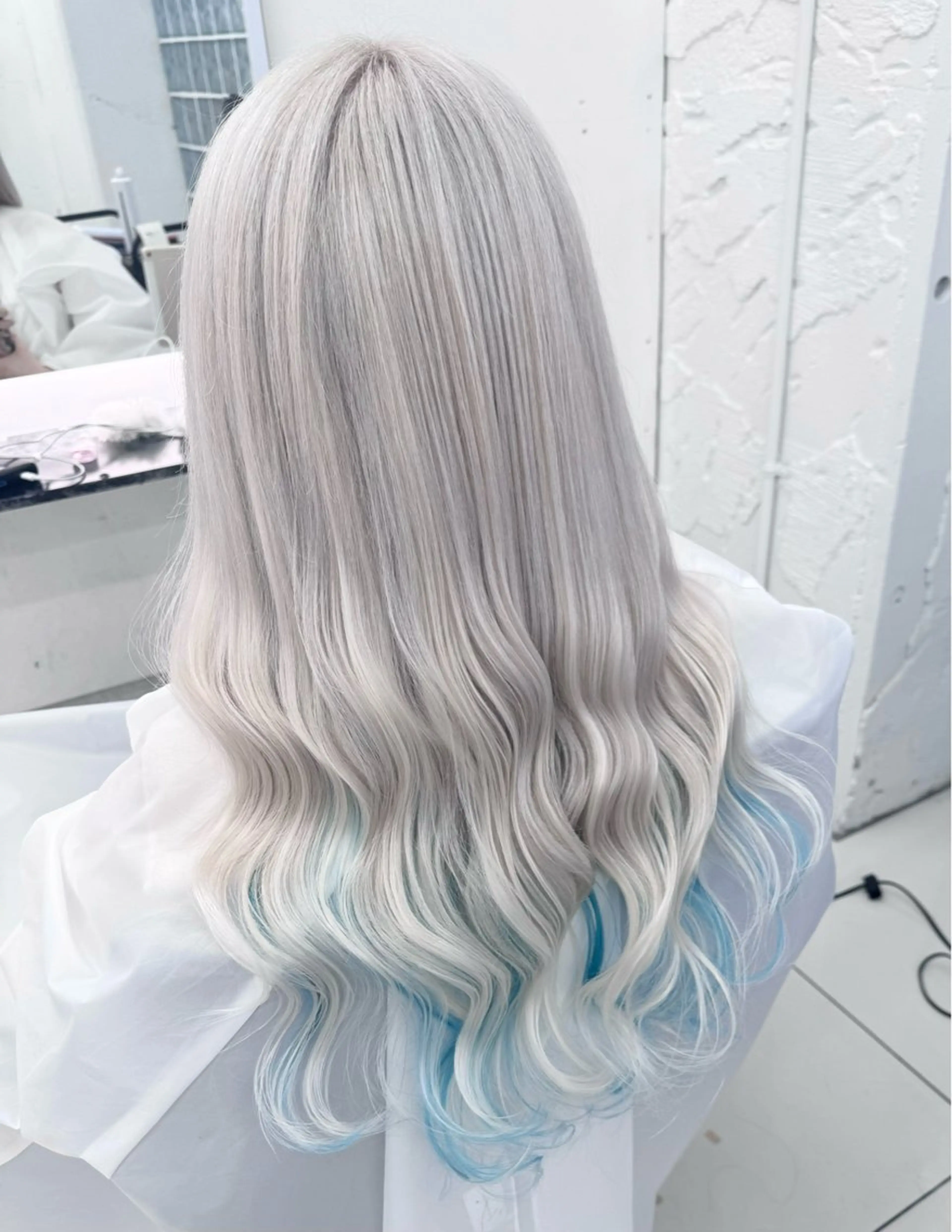 ロング ヘアカラー エクステ 家田 竜のヘアスタイル