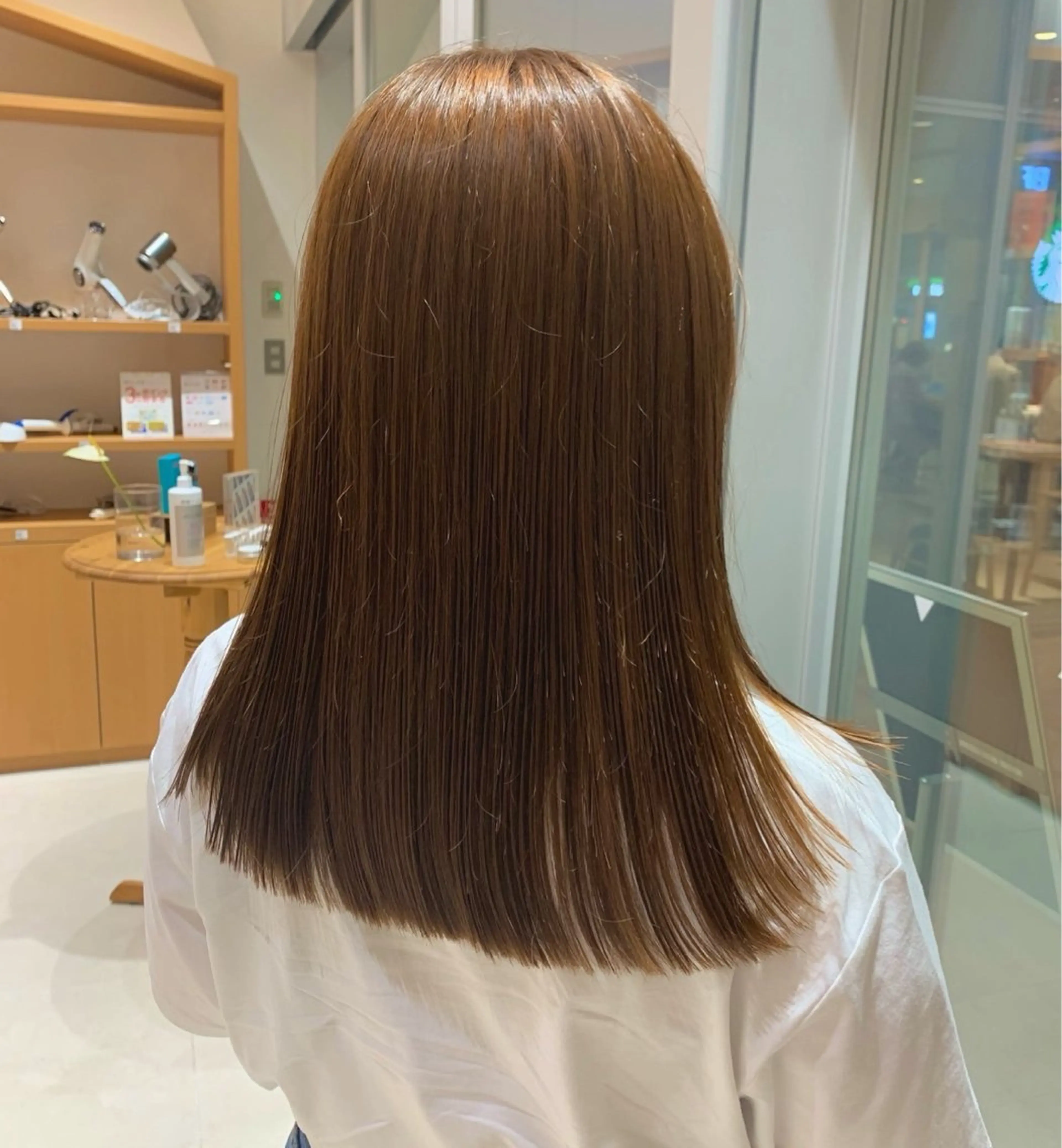 ミディアム トリートメント 💎ツヤ髪ストレート カラー💎かのんのヘアスタイル