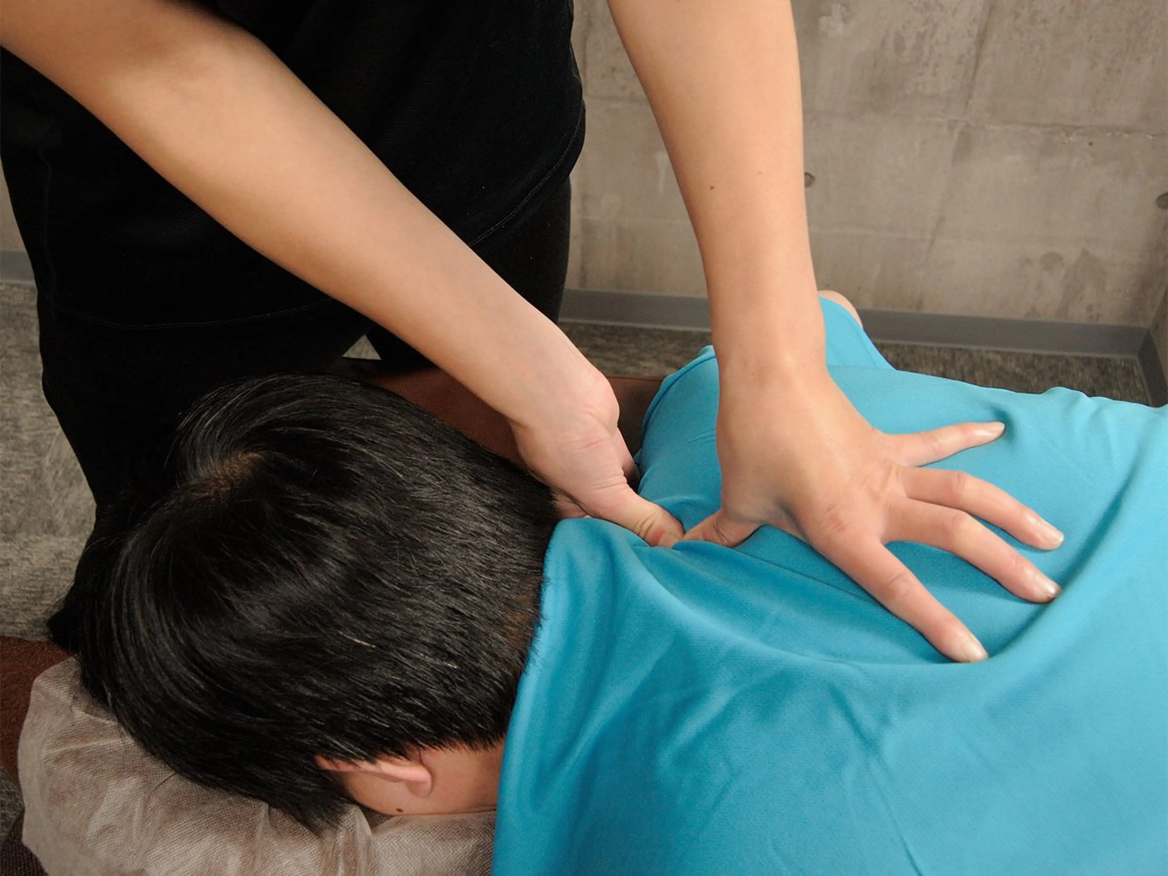 【特に疲れてる方へ】全身60分+足ツボ30(足湯サービス) 合計95分の写真