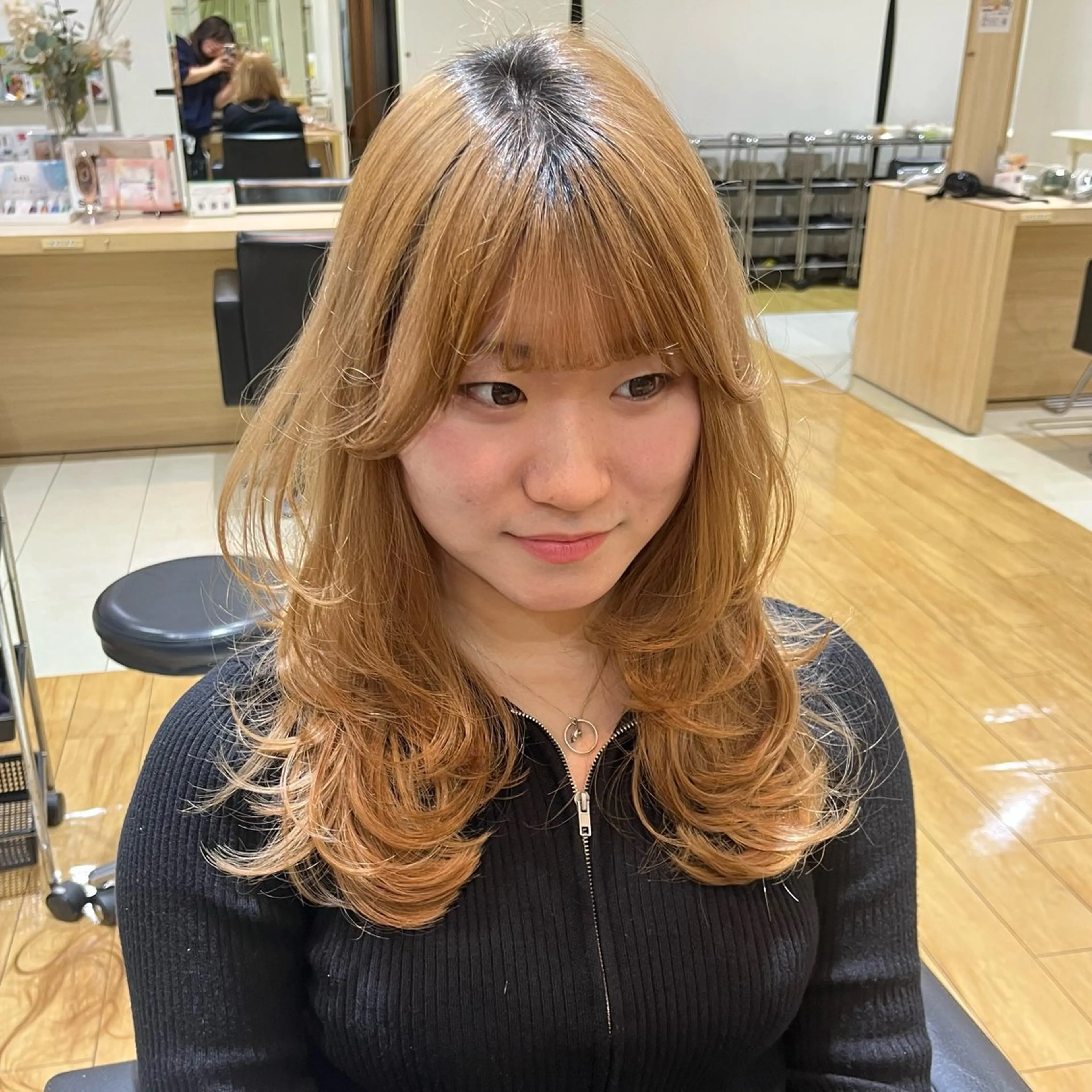 ロング レイヤーカット 宮成 佳歩のヘアスタイル