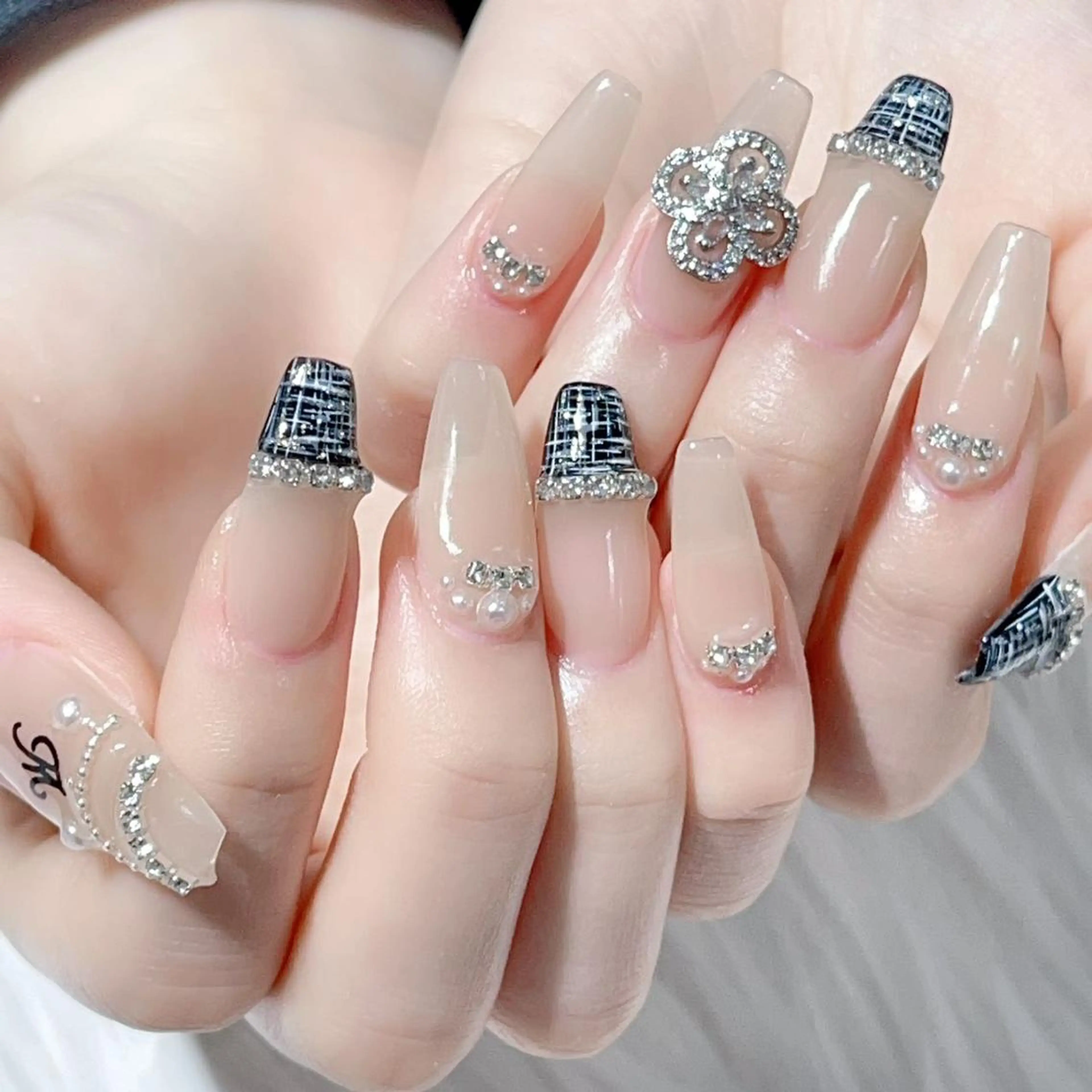 ネイル ハンドネイル Queens momoのネイルデザイン