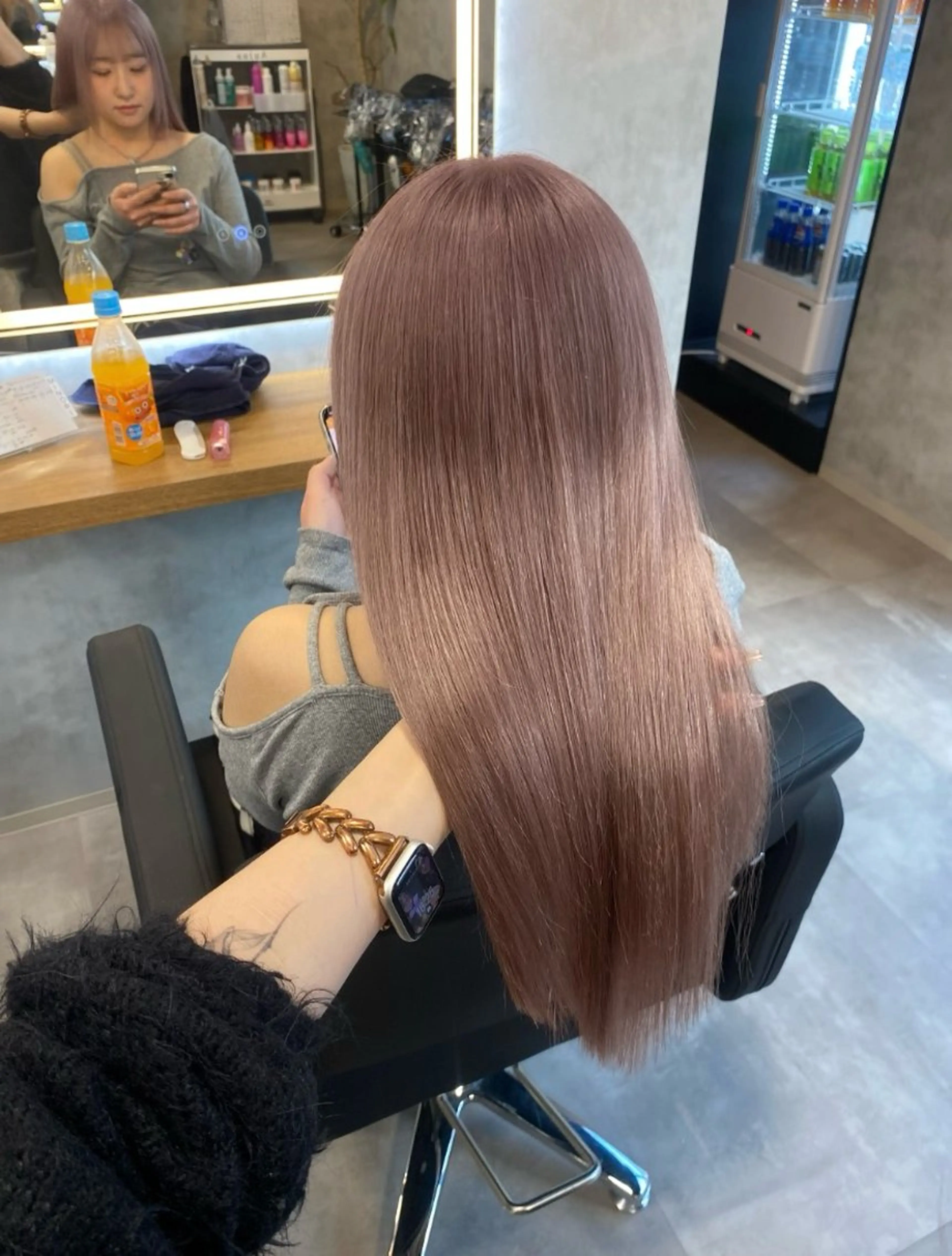 ロング カラー ベージュカラー ブリーチ ピンクカラー ピンクベージュ ヘアカラー トリートメント ヘッドスパ ヘアセット 淡色/ワンホンヘア 🤍MINORIのヘアスタイル