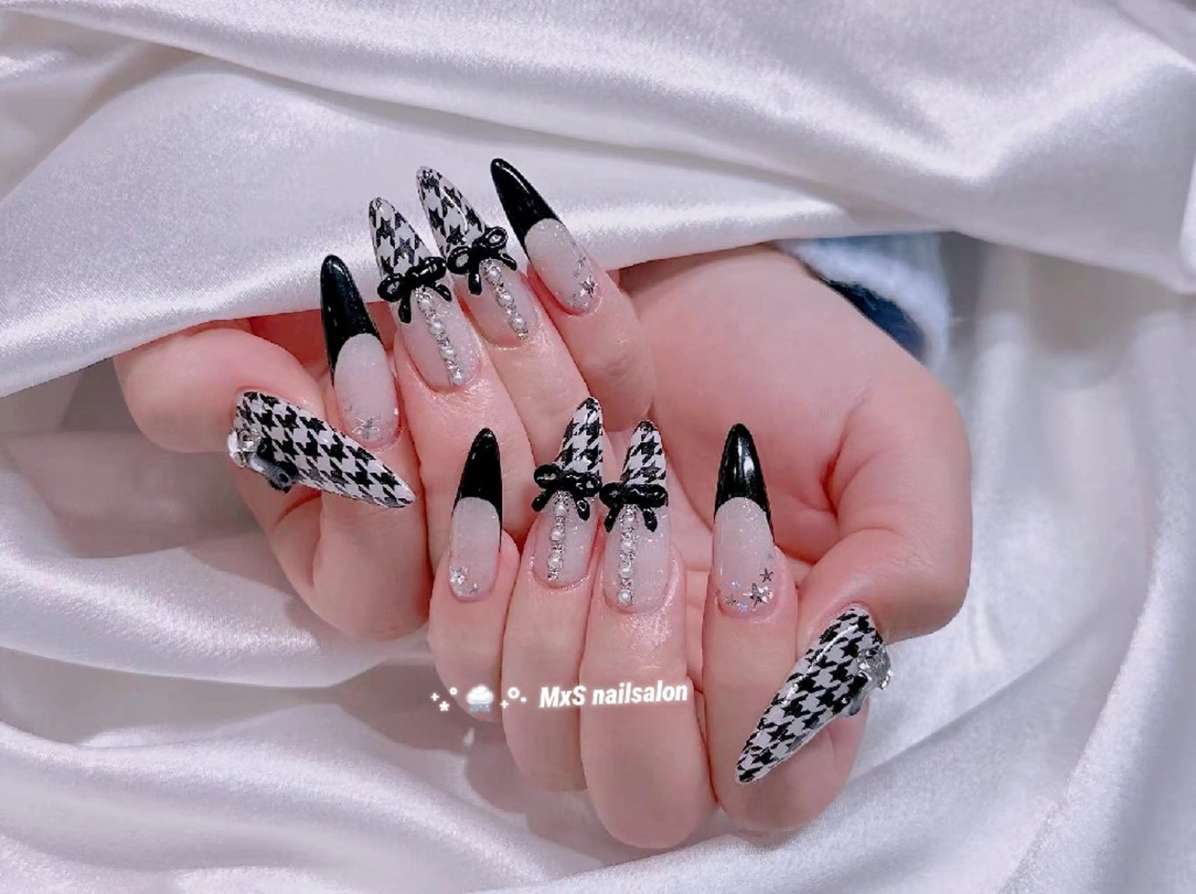 ネイル ジェルネイル 韓国ネイル マグネットネイル パラジェル ワンホンネイル ハンドネイル MxS Nail 【長さだし/フィルイン/マグネット/ワンホンネイル/韓国ネイル/パラジェル】所属・M×S Nail みなのネイルデザイン