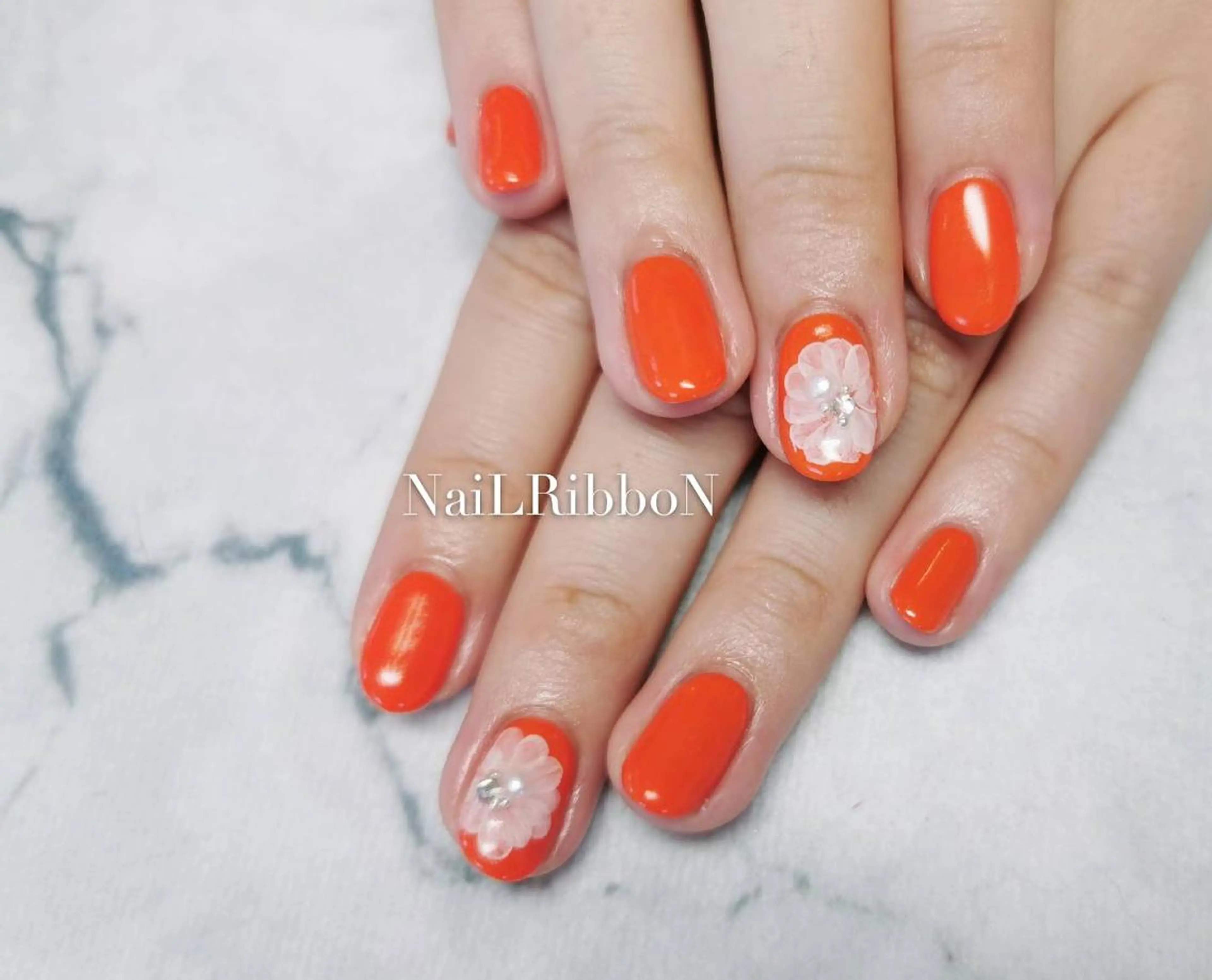 ネイル ネイルリボン 受付スタッフのネイルデザイン