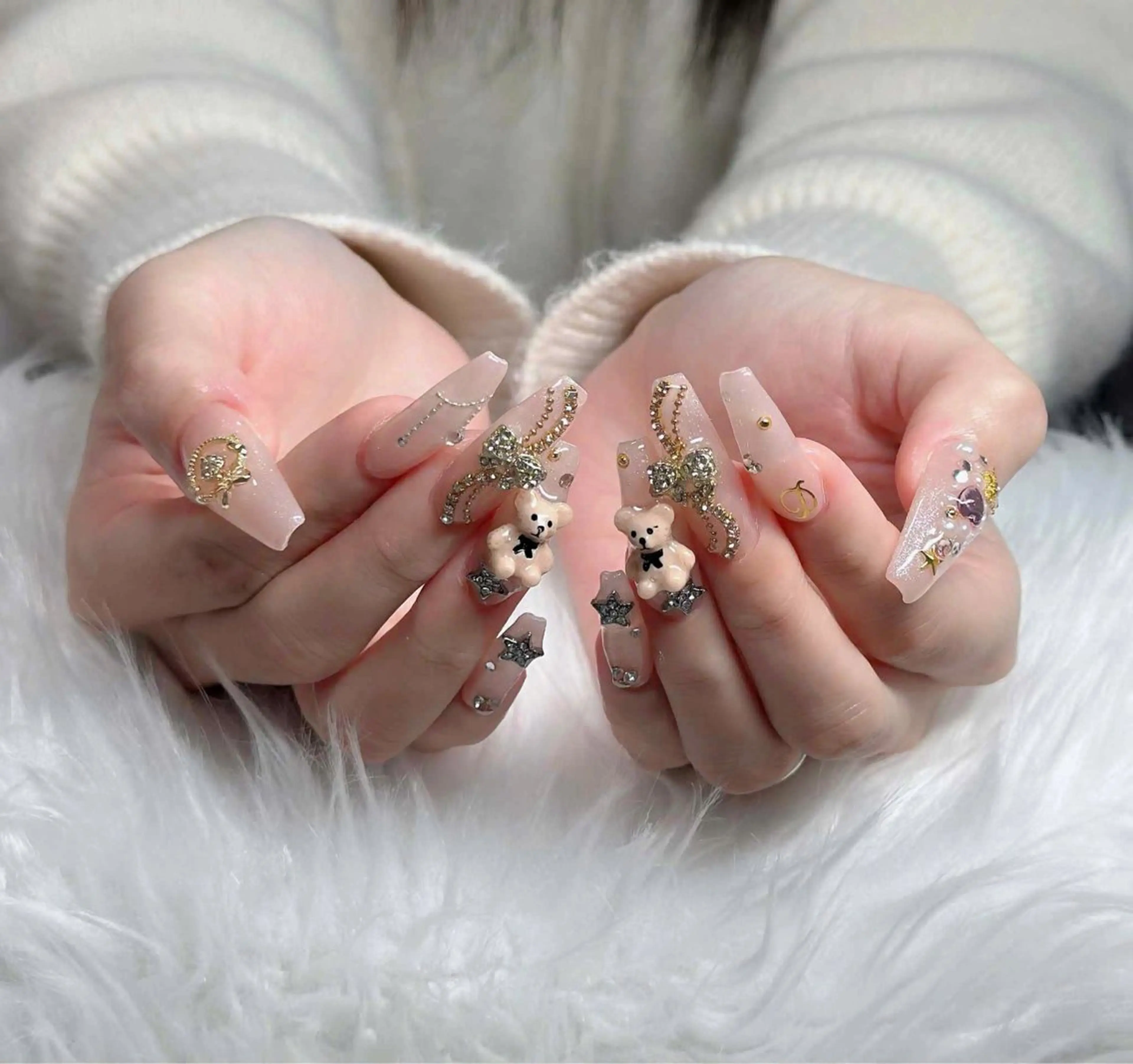 ネイル オーロラネイル フレンチネイル ジェルネイル ハロウィン キラキラネイル ハンドネイル H.baby Nail Salonのネイルデザイン