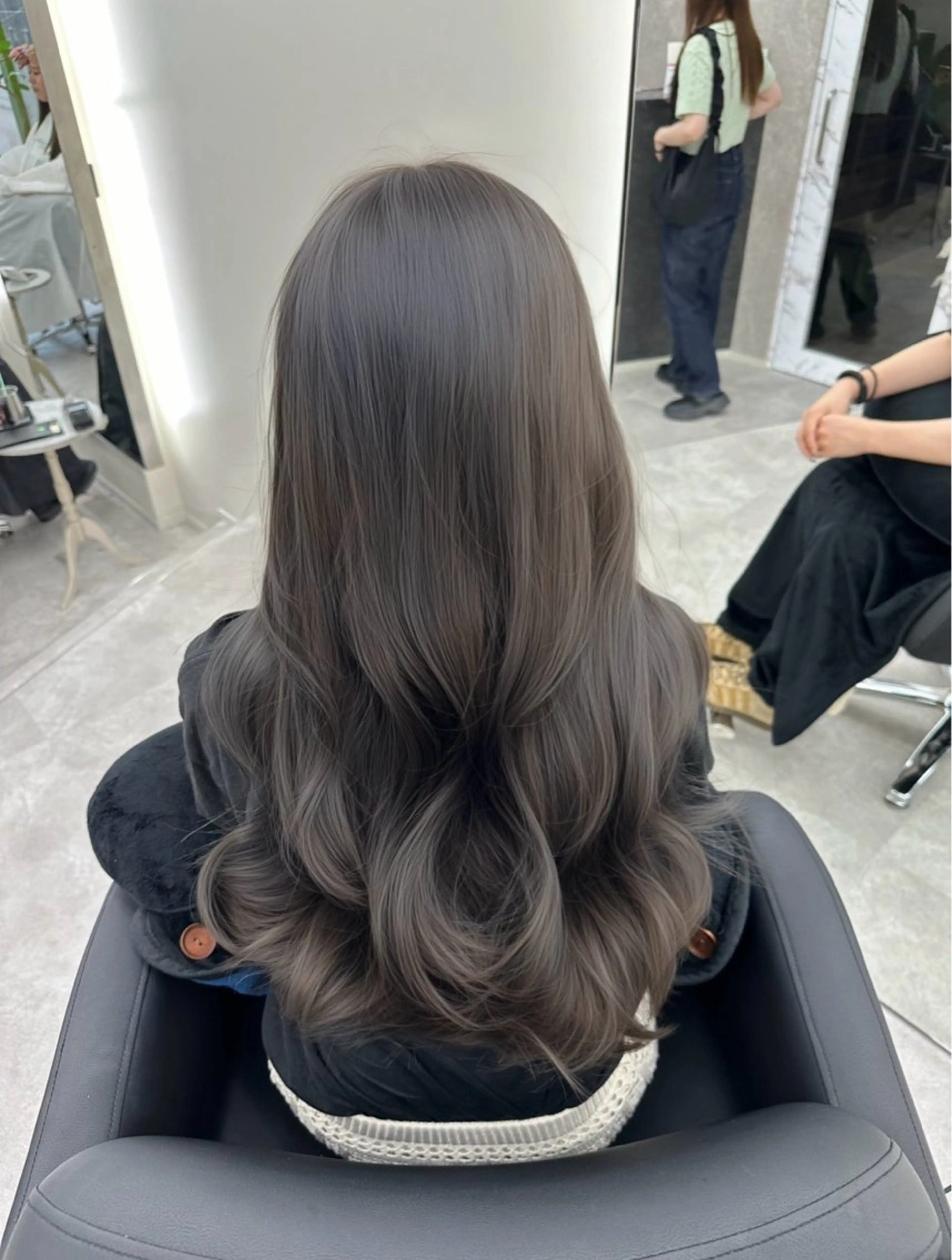 ロング カラー ブリーチ ダブルカラー グレージュ ブリーチなしカラー カット ヘアカラー 田之上千尋/透明感 ブリーチなし/韓国風のヘアスタイル