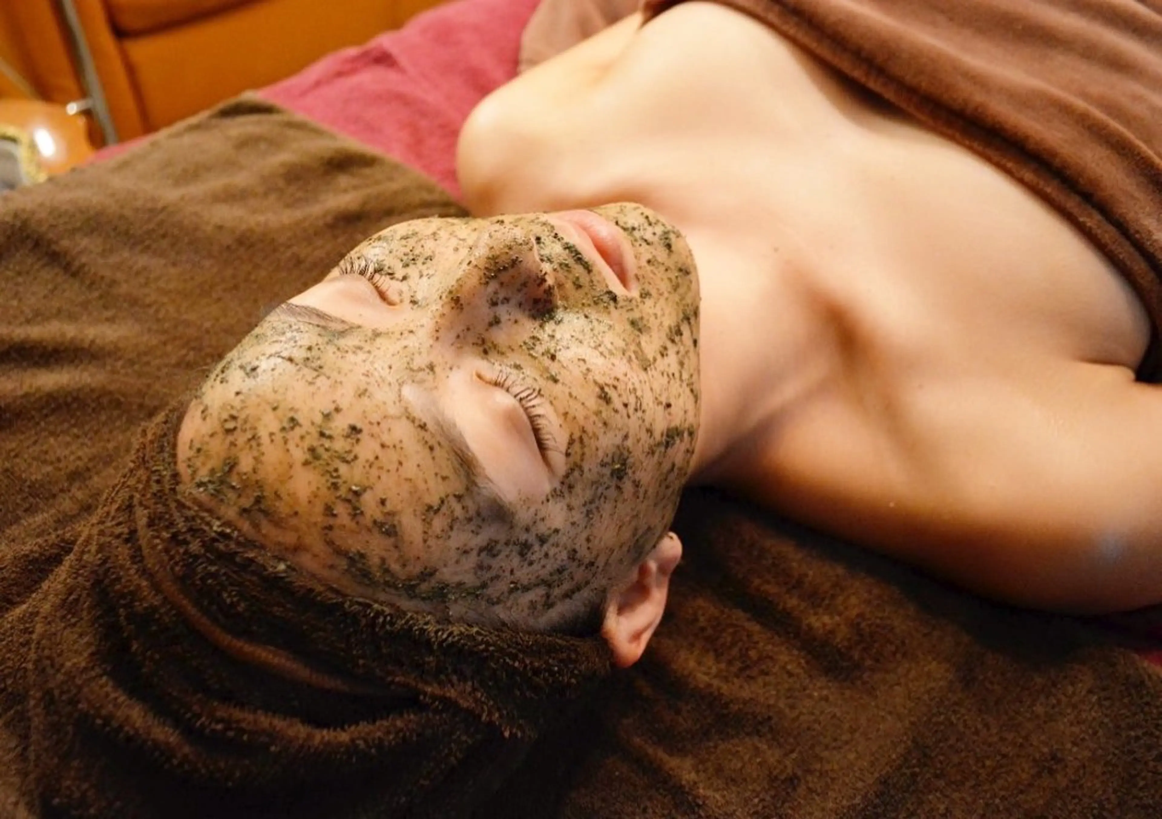 【SNSで話題！】ハーブピーリング 陶肌(とうき)トリートメント🌹白雪美白コース　日進 長久手の写真