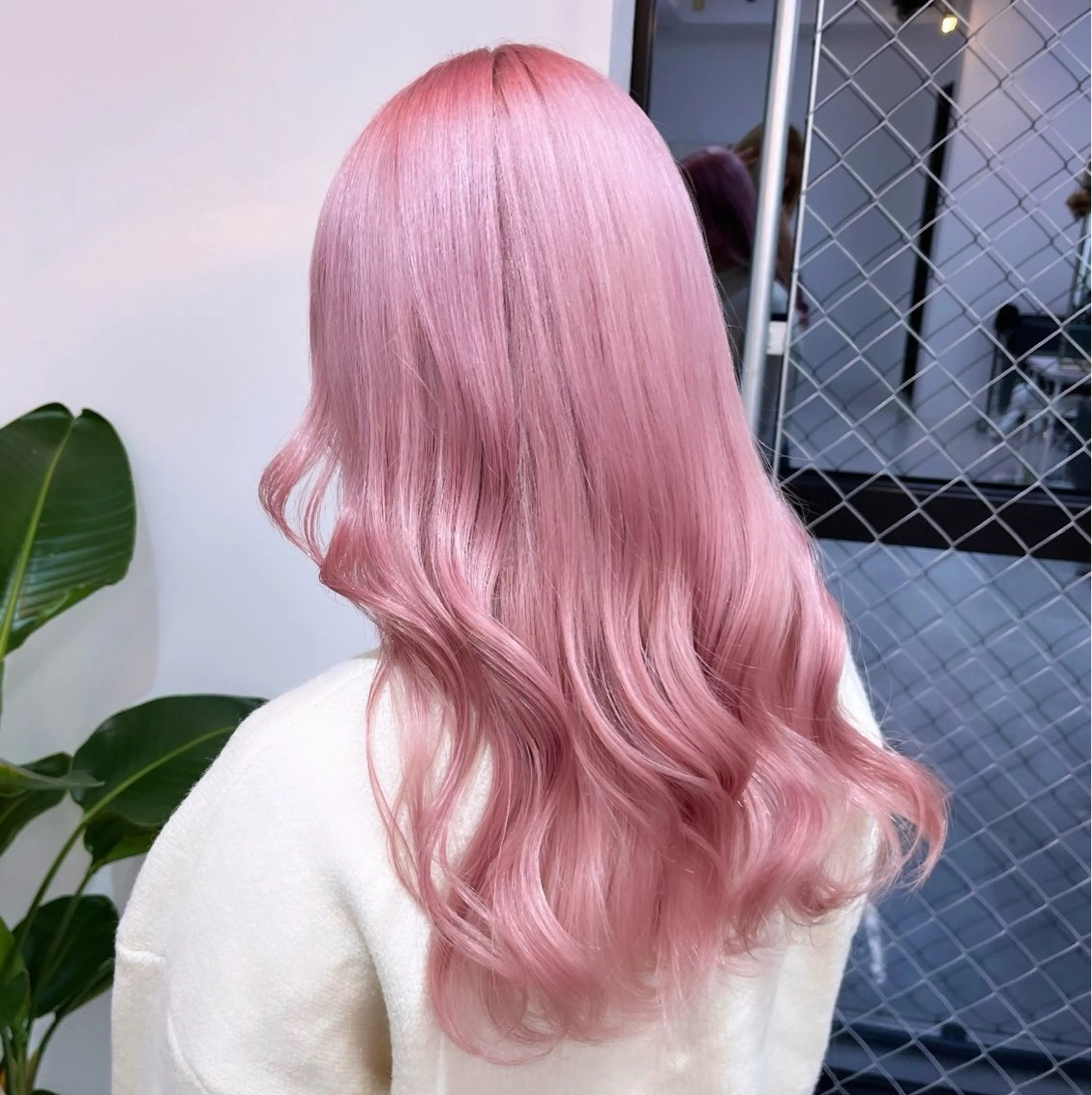 カラー 漆畑 莉奈のヘアスタイル