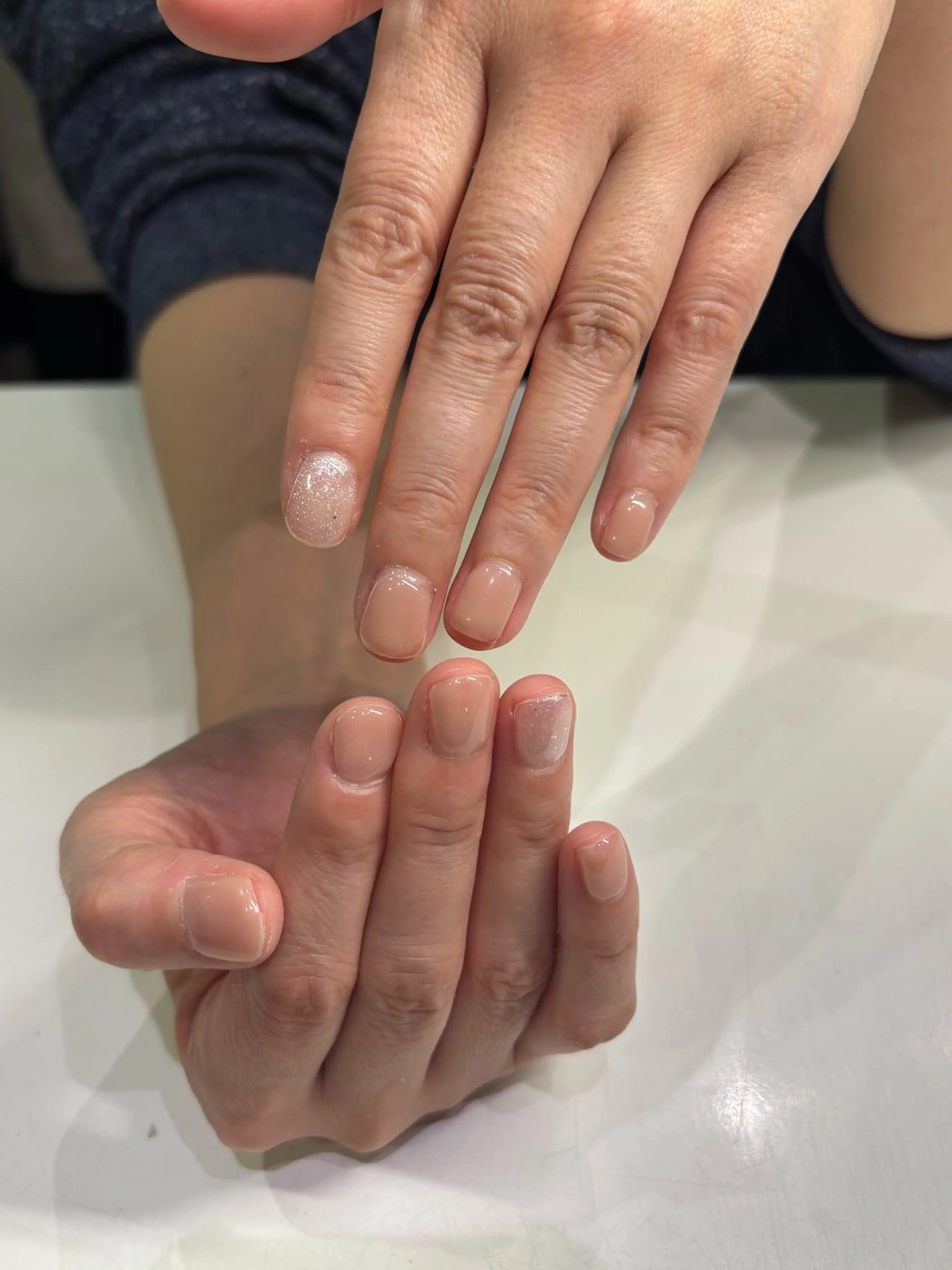 オフ＋ワンカラー(左右1本ずつラメあり)の写真