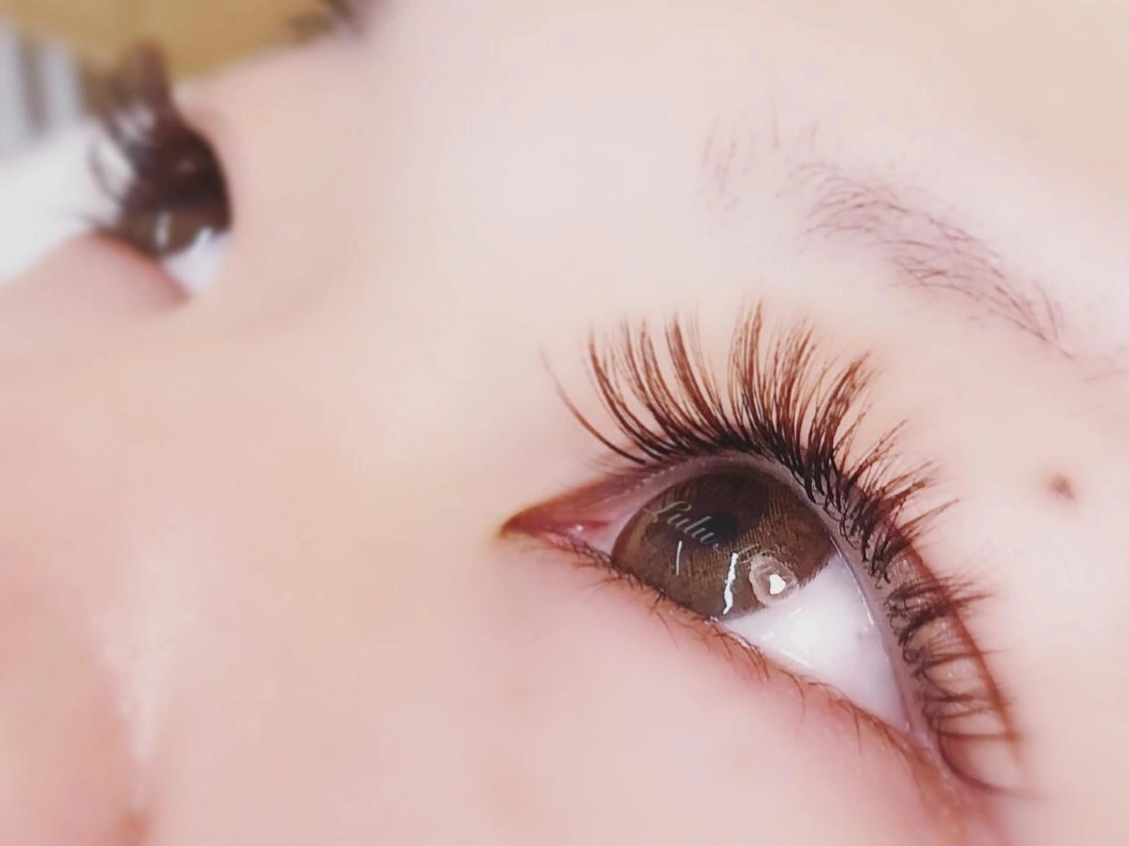 マツエク・マツパ カラーマツエク ボリュームラッシュ ルルミーナ アイラッシュ ネネのマツエク・マツパデザイン