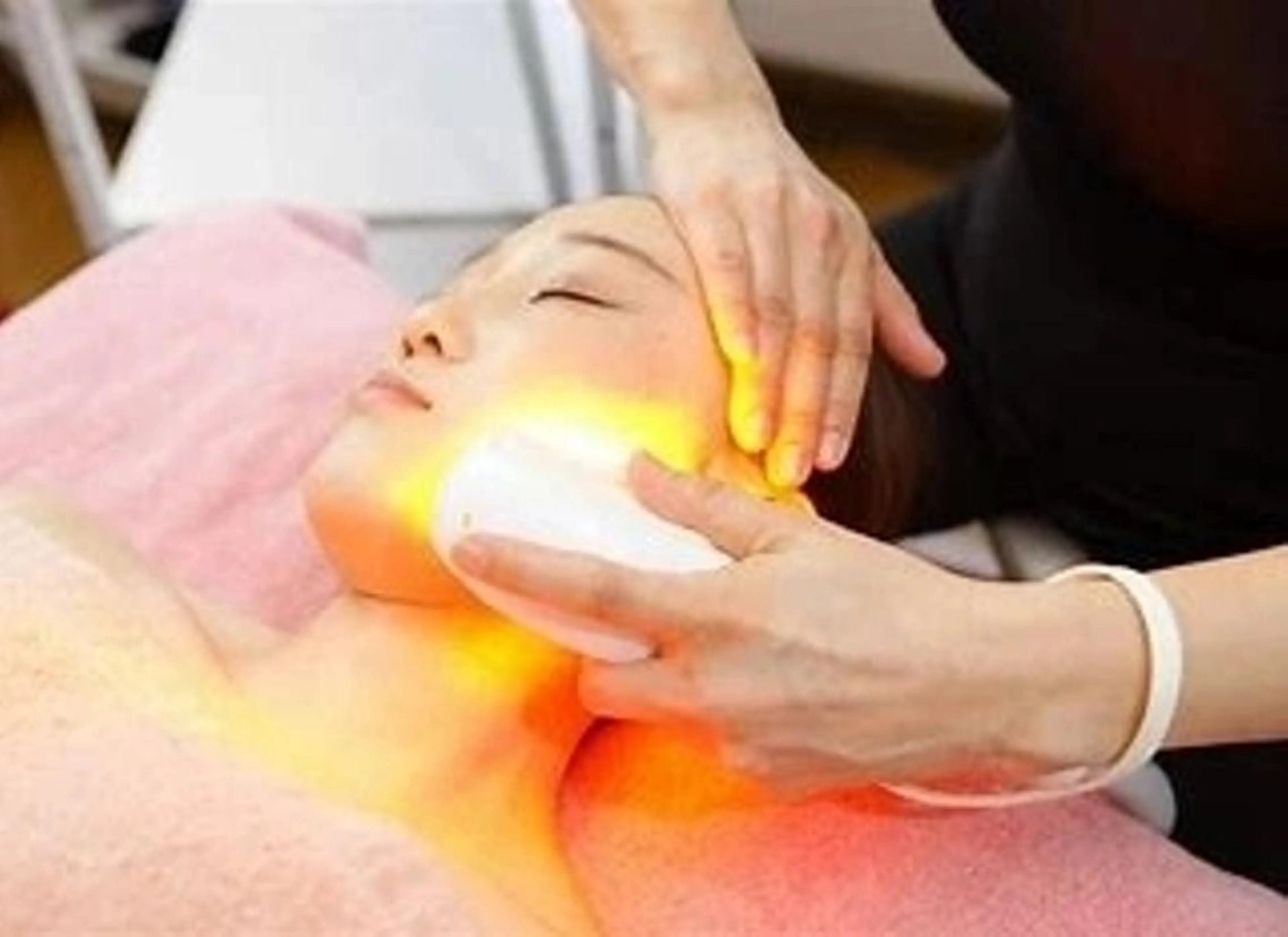 【オーナーイチオシ！！】シミ・シワ・たるみ改善コース（光フェイシャル）　メンズもOK！の写真