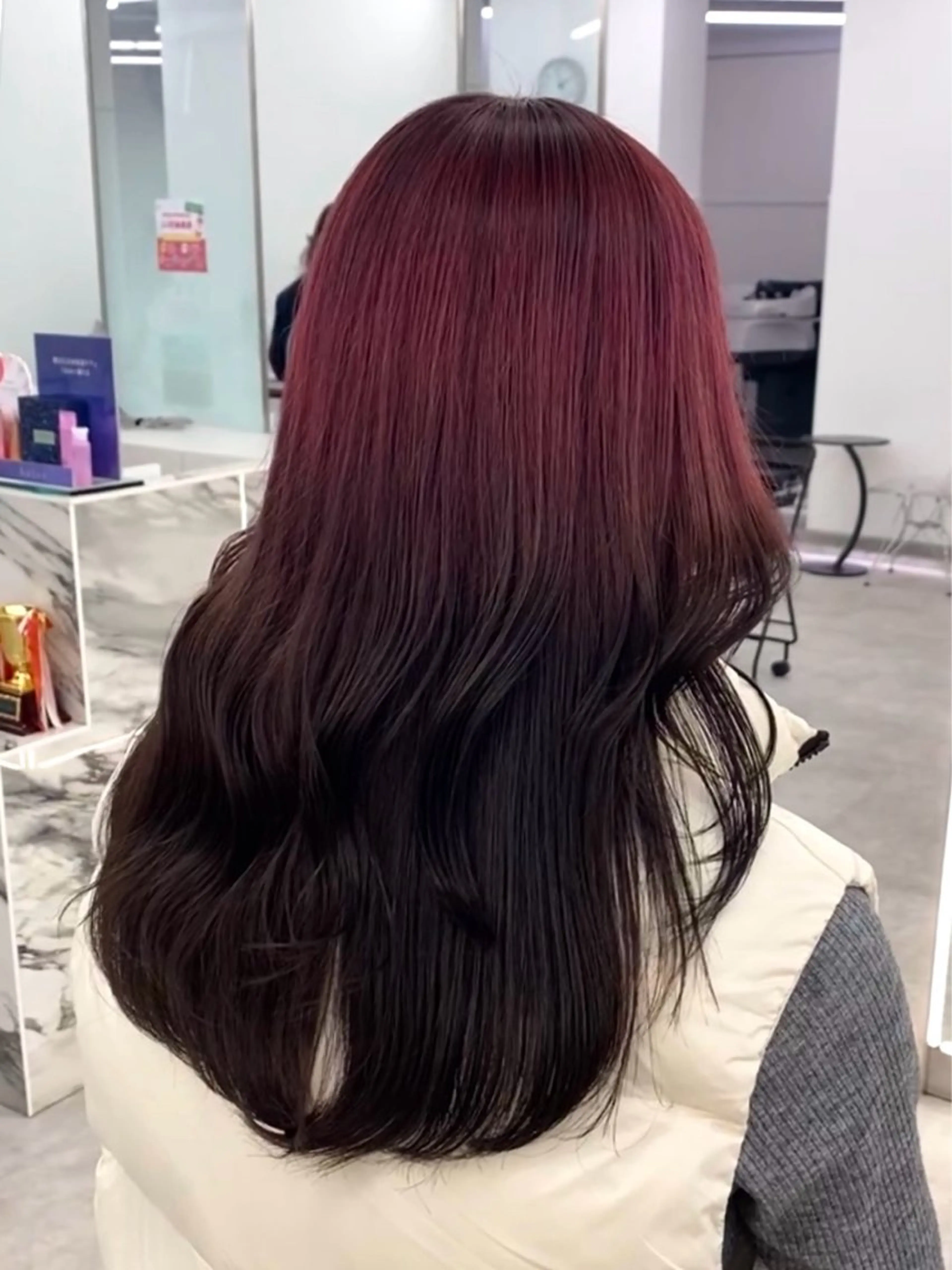 ロング ヘアカラー 🇰🇷韓国ヘア🎀 レイヤー🤍MOEのヘアスタイル