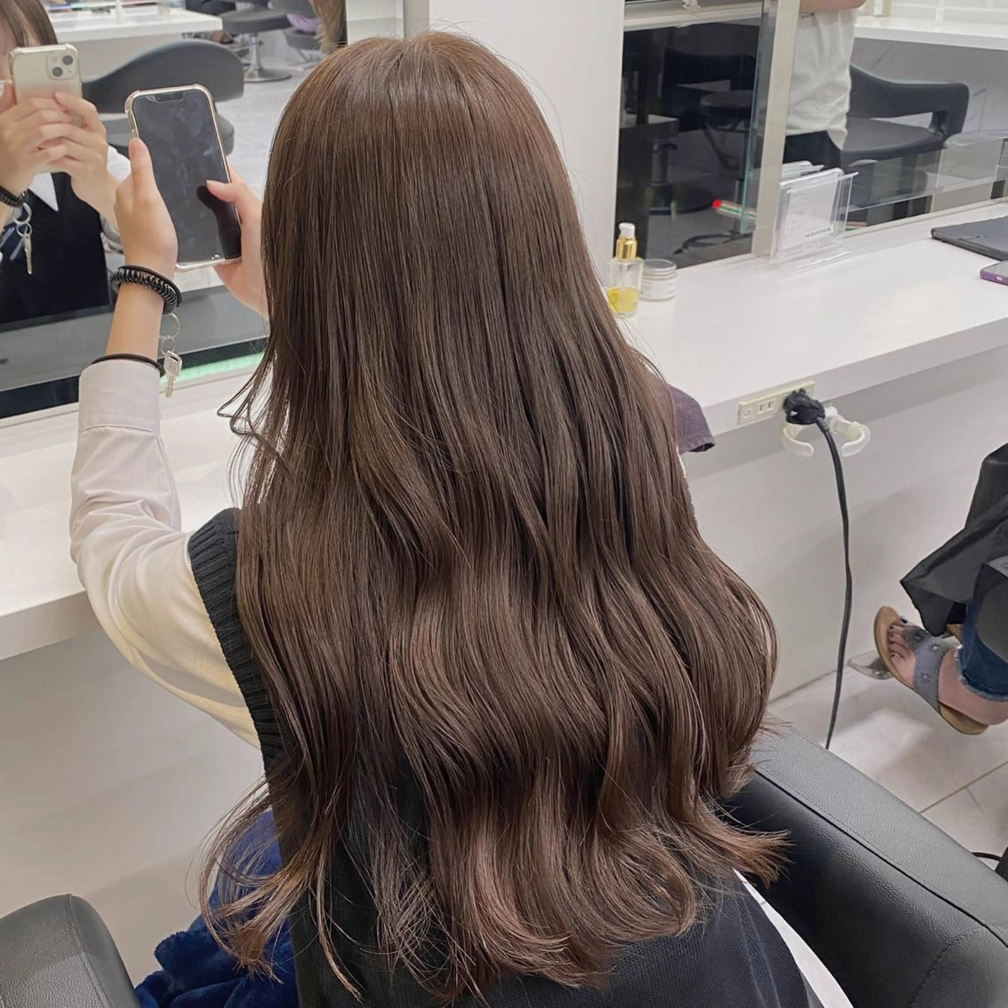 💗当日限定💗似合わせカット＋透明感カラー＋髪質改善トリートメント＋炭酸スパ＋コテ巻き仕上げ💖の写真