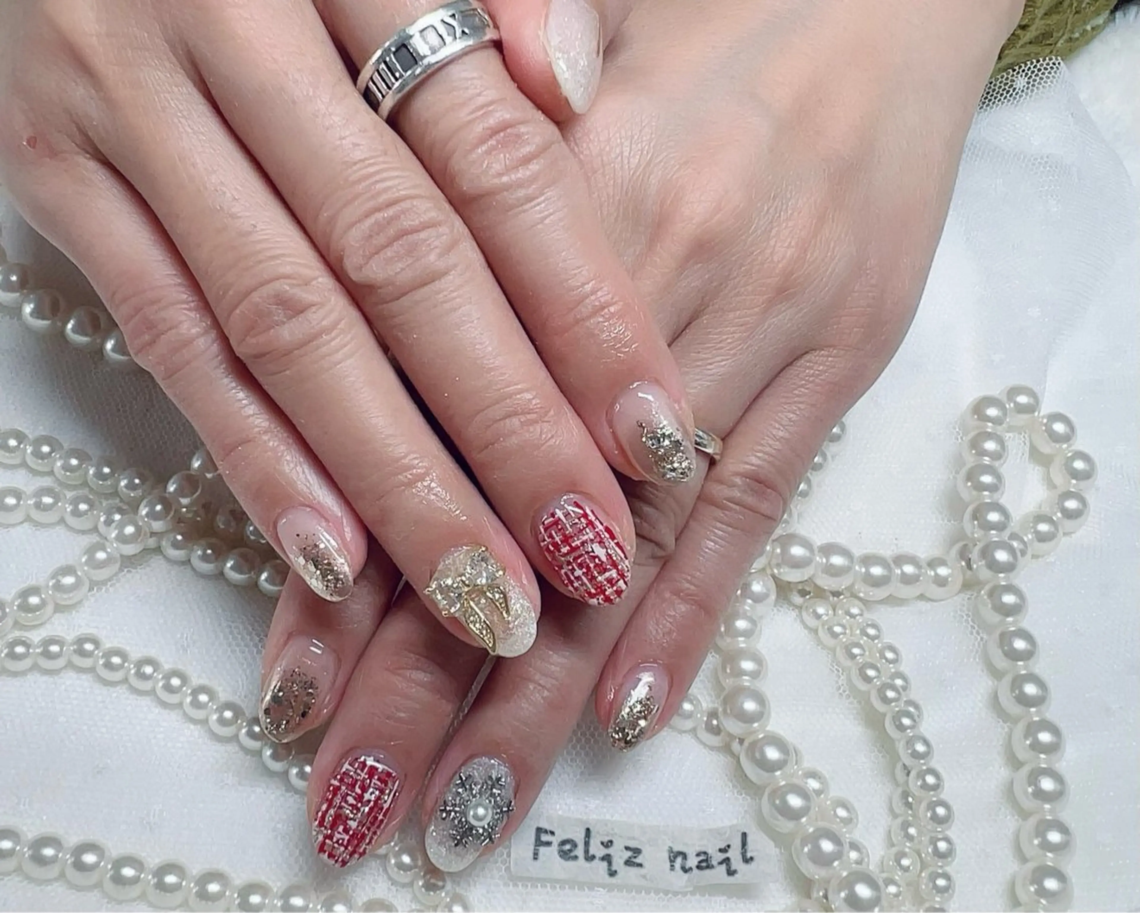 ネイル ジェルネイル キラキラネイル 持ち込み ニュアンスネイル オフィスネイル ユキカ （ネイリスト）のネイルデザイン