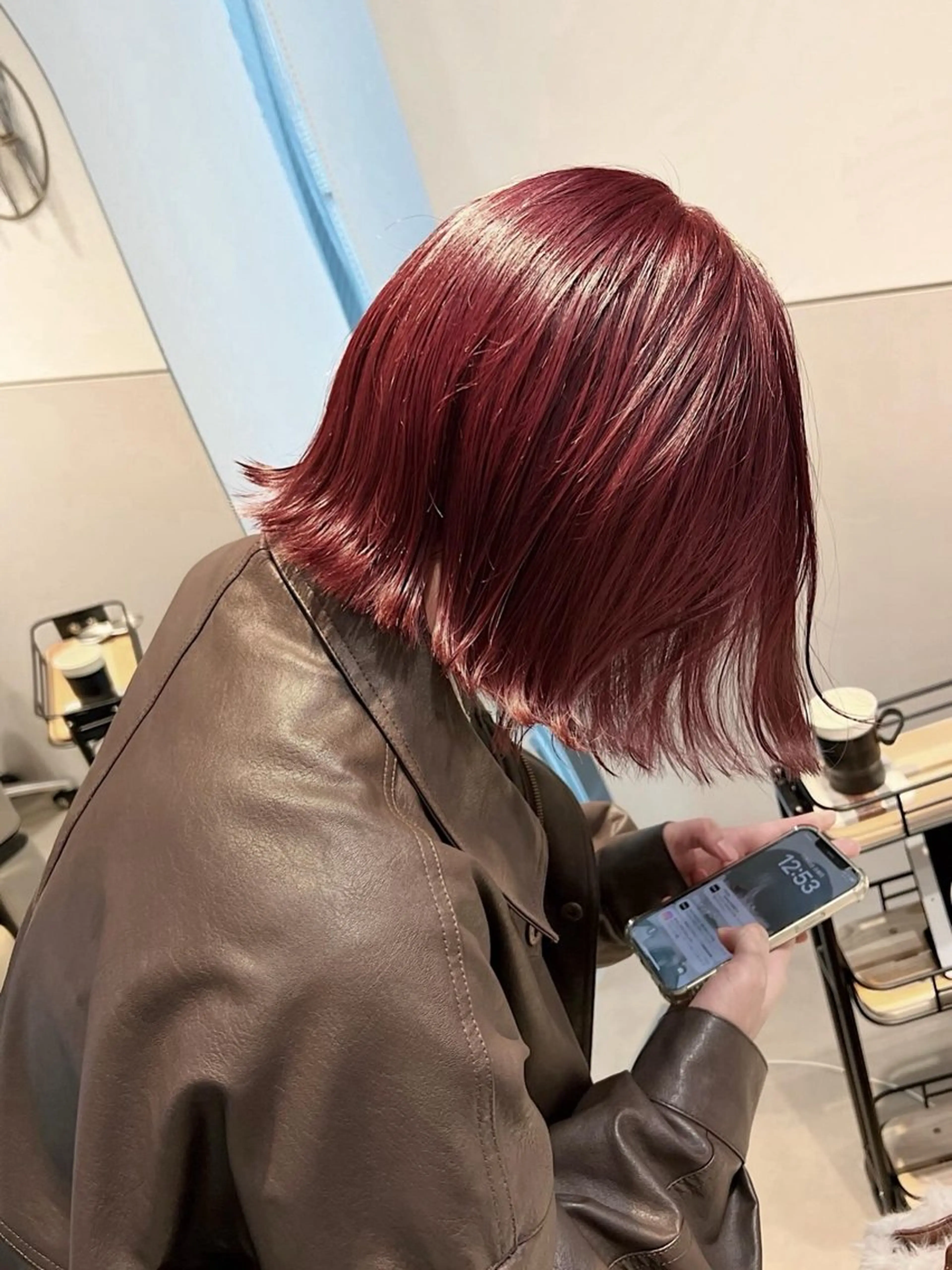 ショート カラー ブリーチ ダブルカラー ブリーチなしカラー レッドカラー ボブ 泉 愛美のヘアスタイル