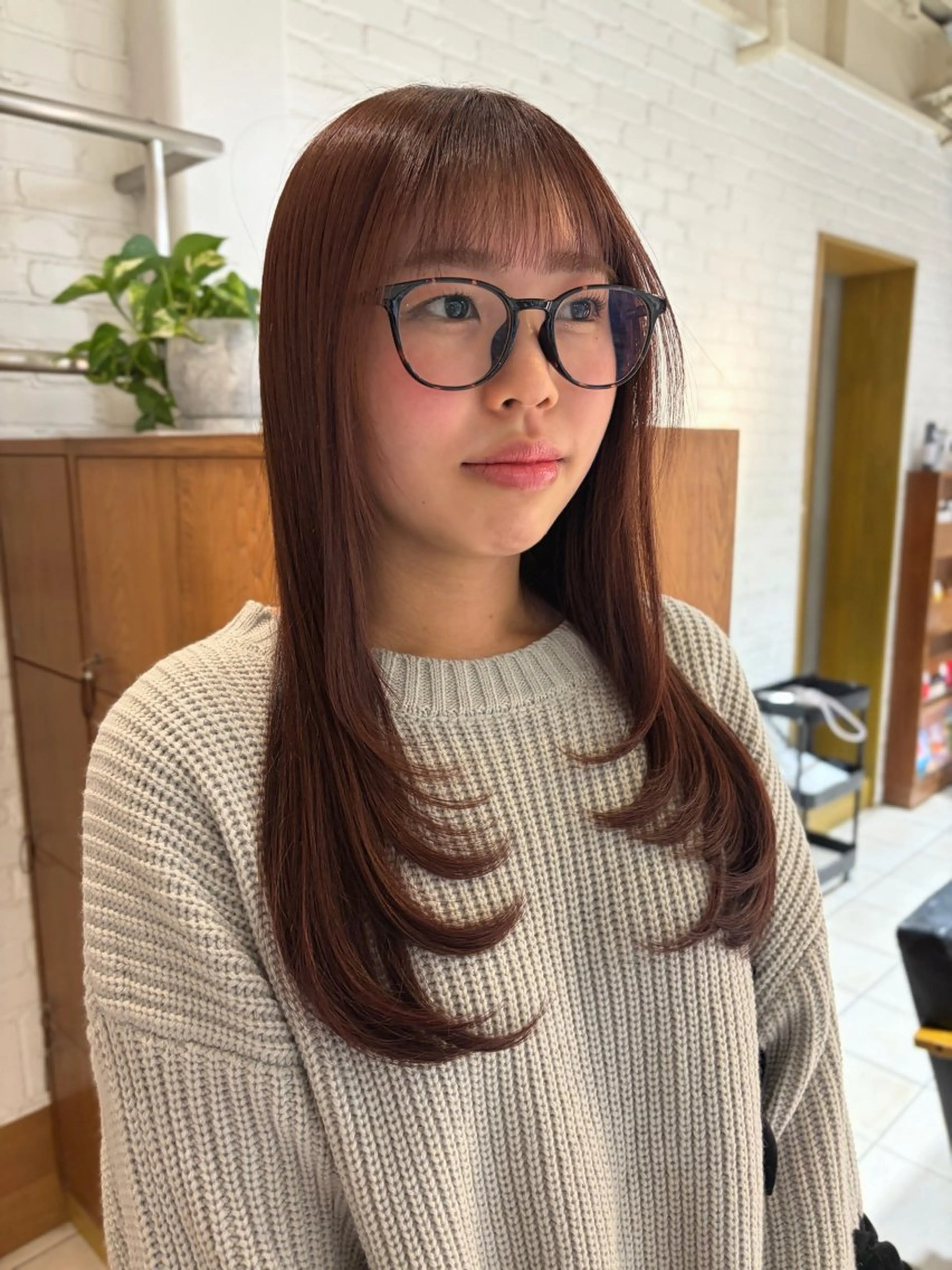 ロング レイヤーカット 🩰韓国レイヤー🩷 艶カラー🌷小栁歩美のヘアスタイル