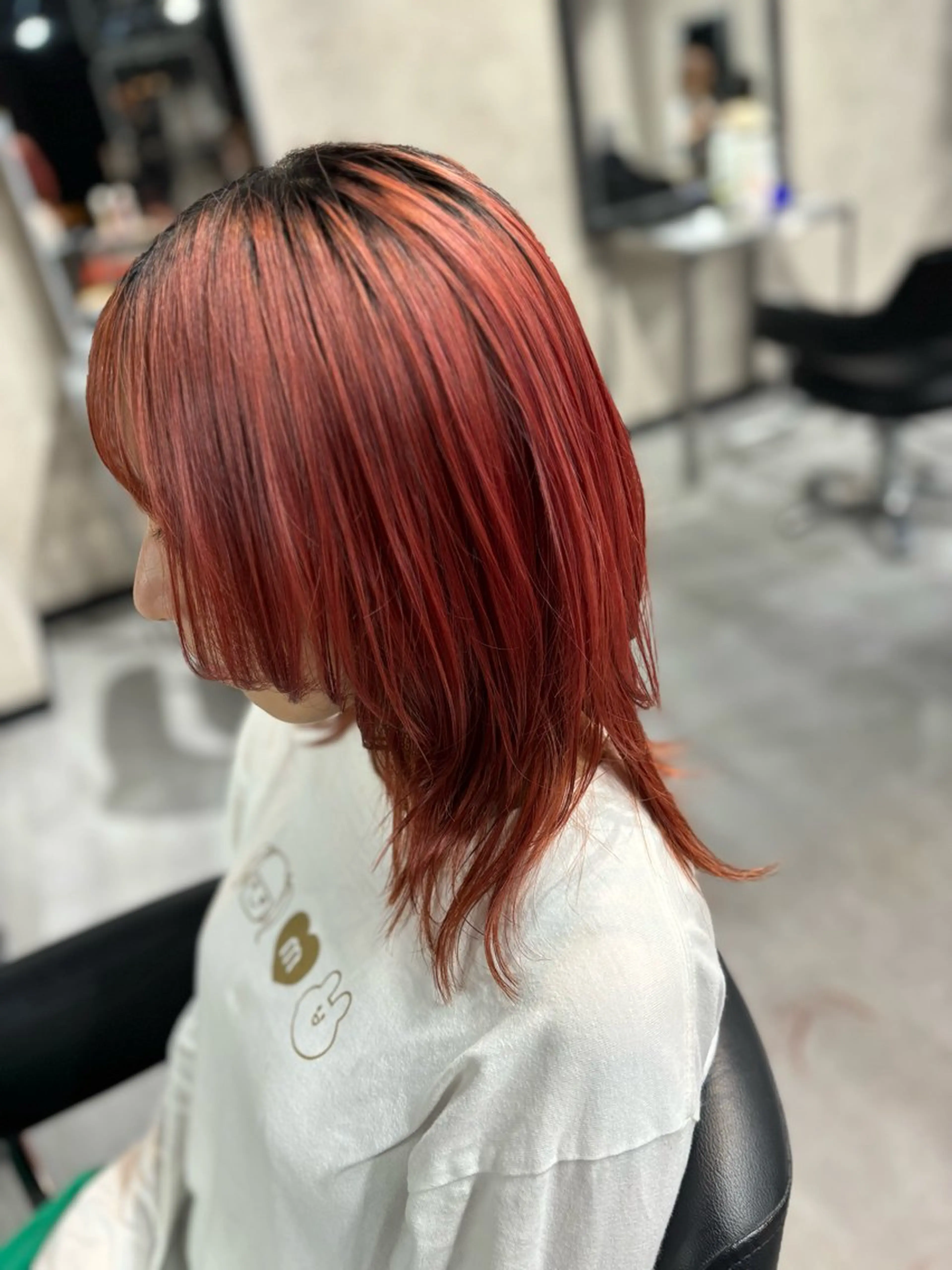 ミディアム カラー KISSSWAN Remiのヘアスタイル