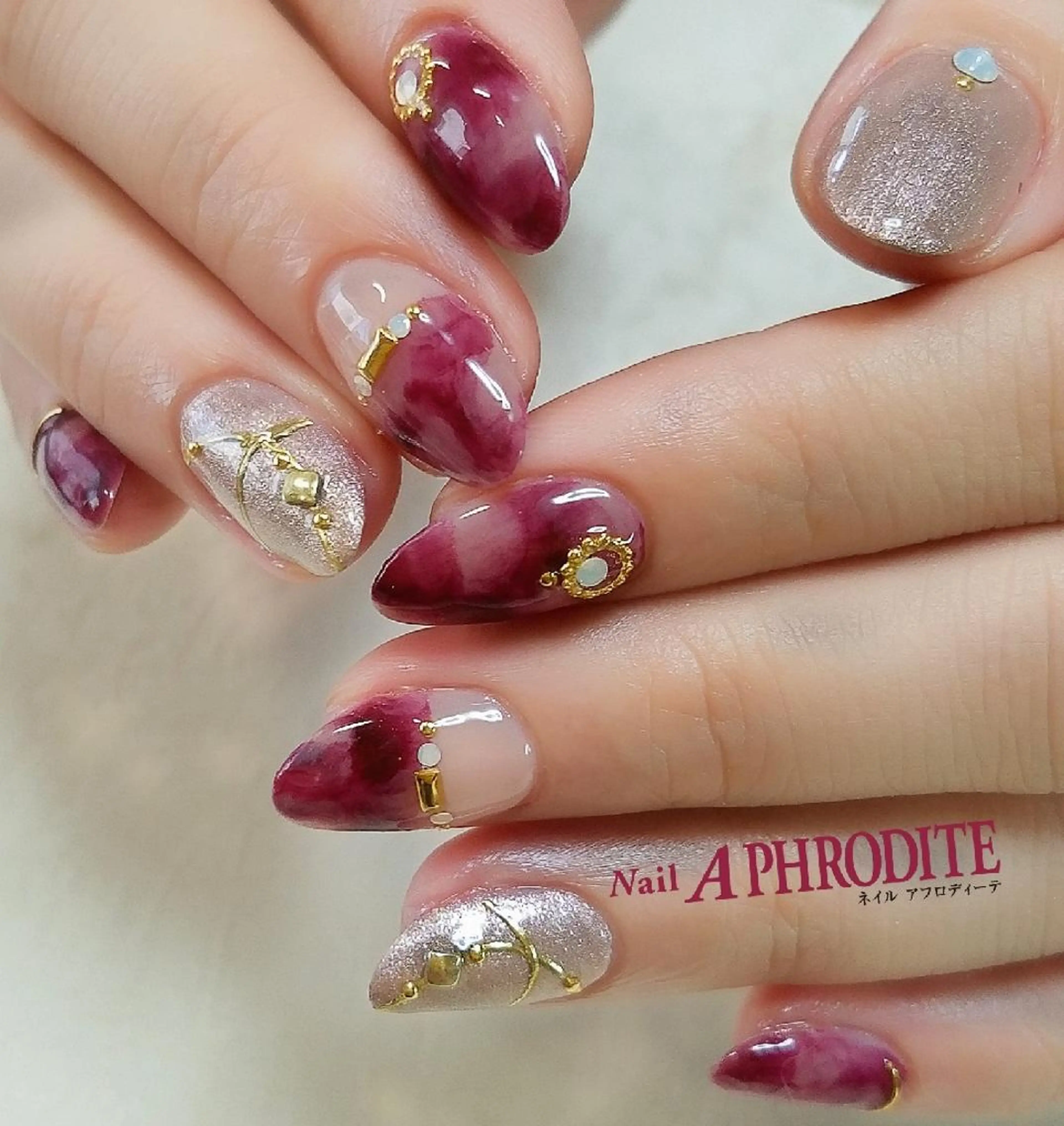 ネイル べっ甲ネイル Nail  Aphroditeのネイルデザイン
