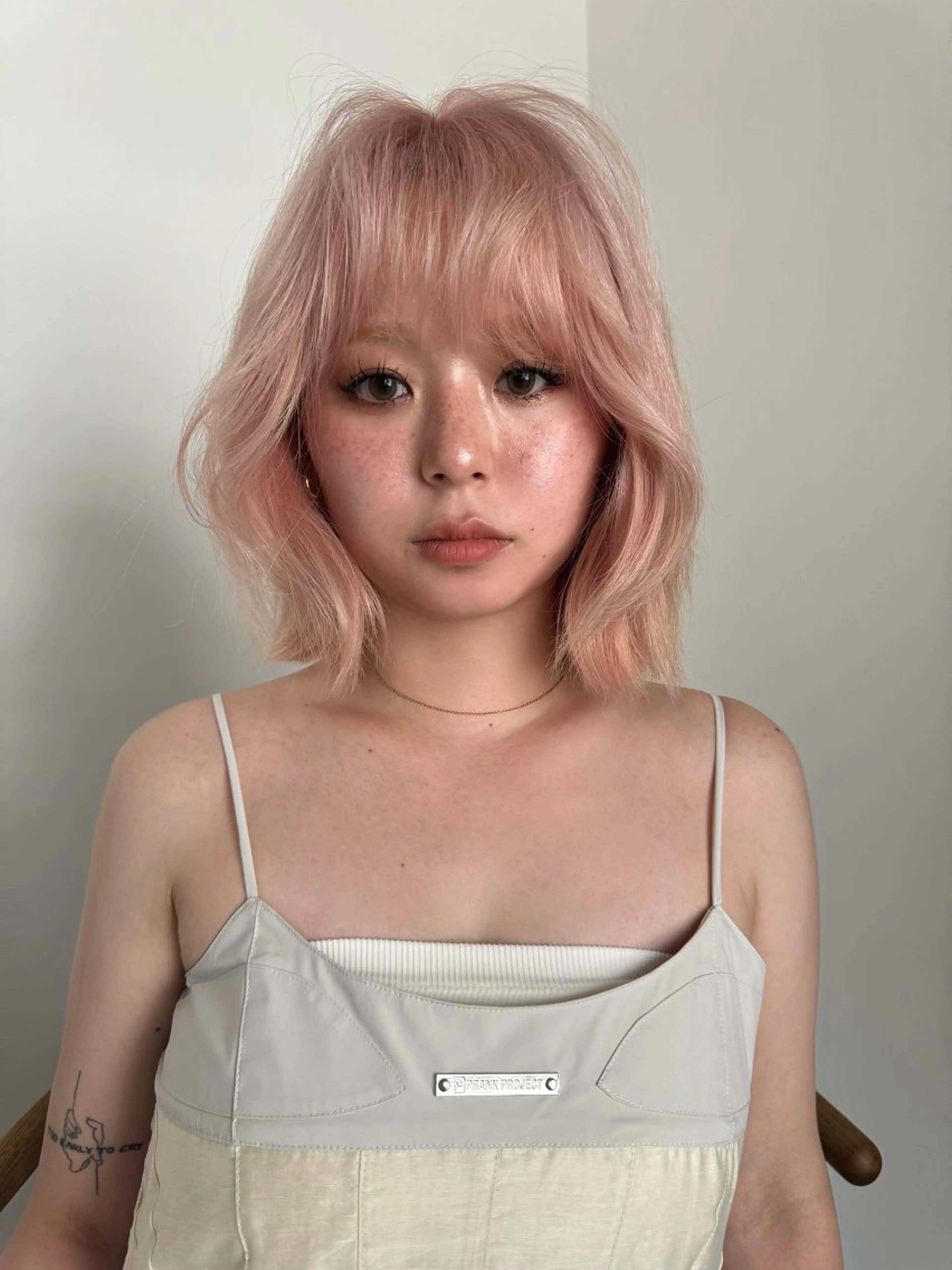 ミディアム カラー ベージュカラー ブリーチ ケアブリーチ ハイトーンカラー ピンクカラー カット ヘアカラー トリートメント 🩷ハイトーン透明感 レイヤー🩷ユリカのヘアスタイル