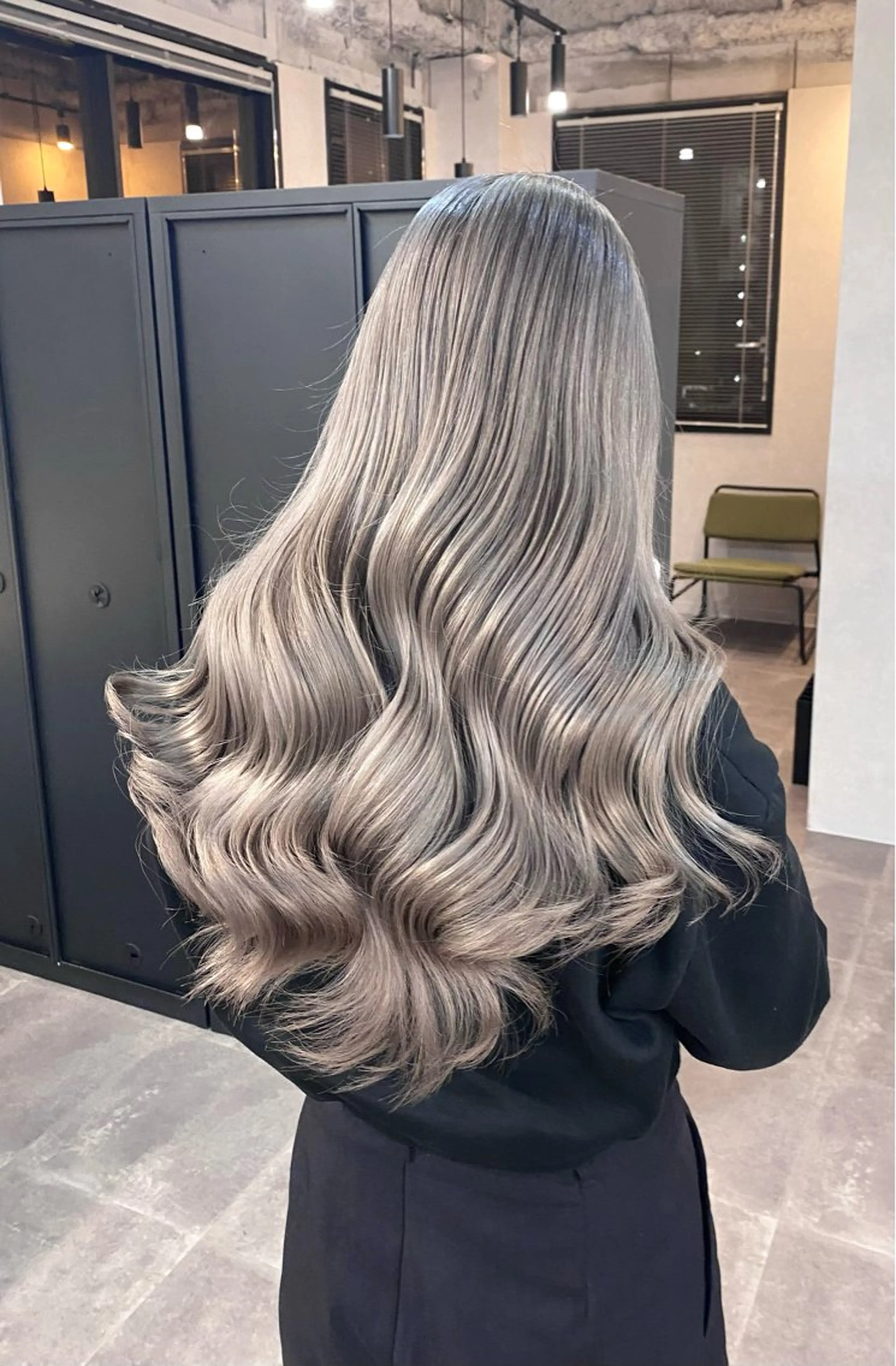 ミディアム カラー グレージュ ヘアカラー ハイトーンボブ /tasukuのヘアスタイル