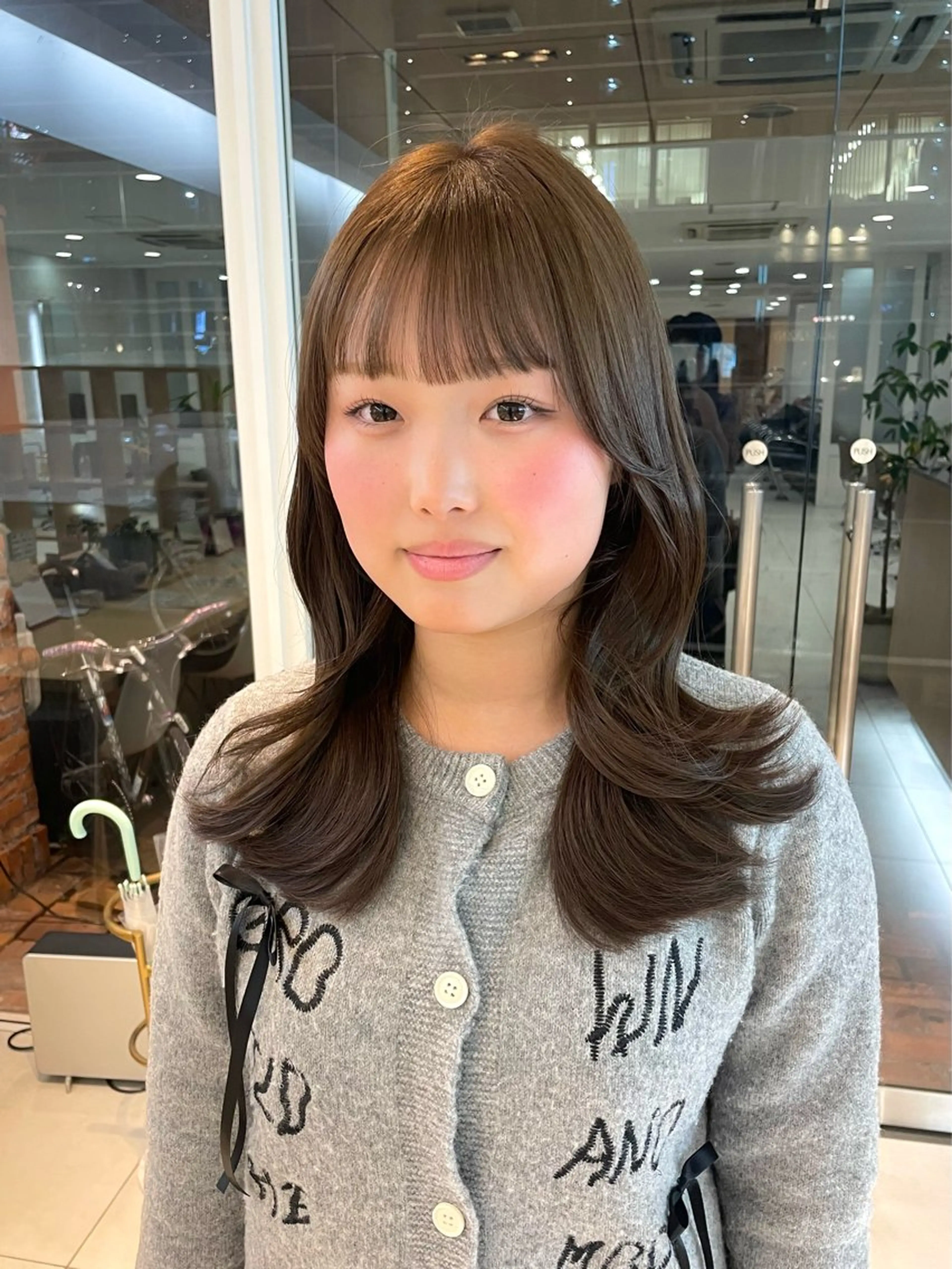 ロング 顔まわりレイヤー 姫カット 韓国風ヘア レイヤーカット ロング 🧸SAKI🎀 韓国レイヤーのヘアスタイル