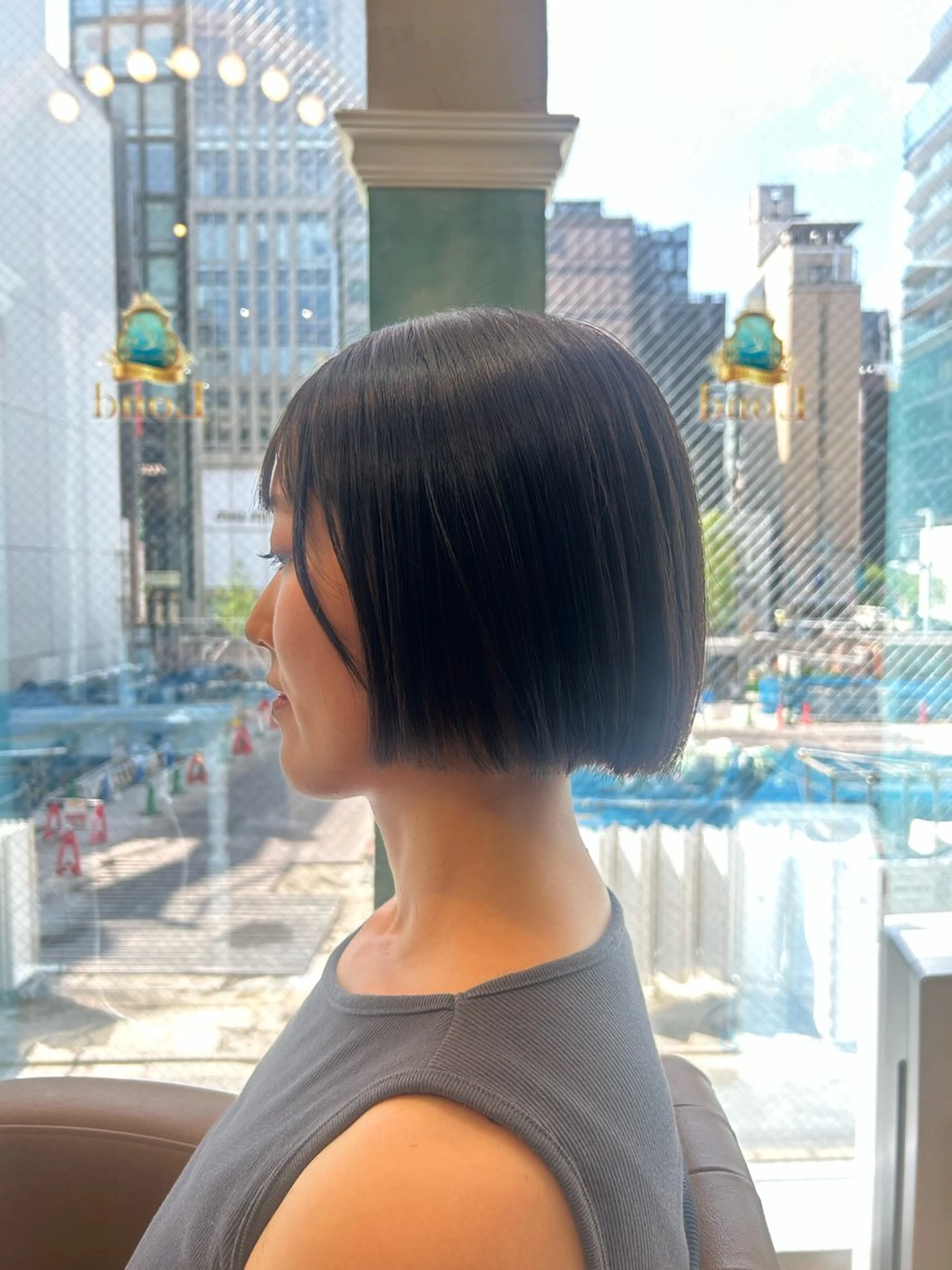 ショート Momo/海外ヘア /レイヤー/艶カラーのヘアスタイル