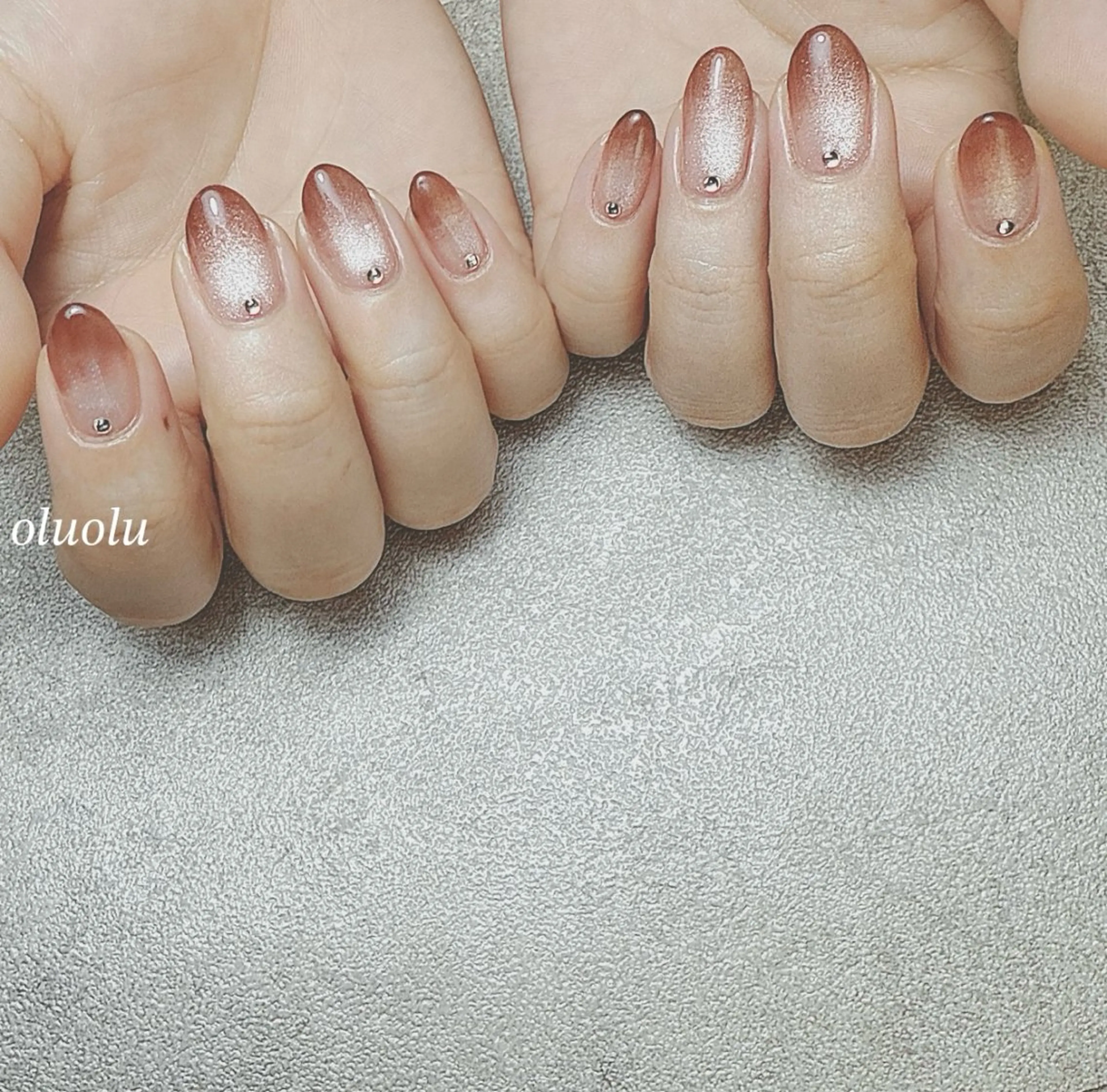 ネイル ブラウン グラデーション マグネットネイル ストーンネイル ハンドネイル 大村 紬華のネイルデザイン