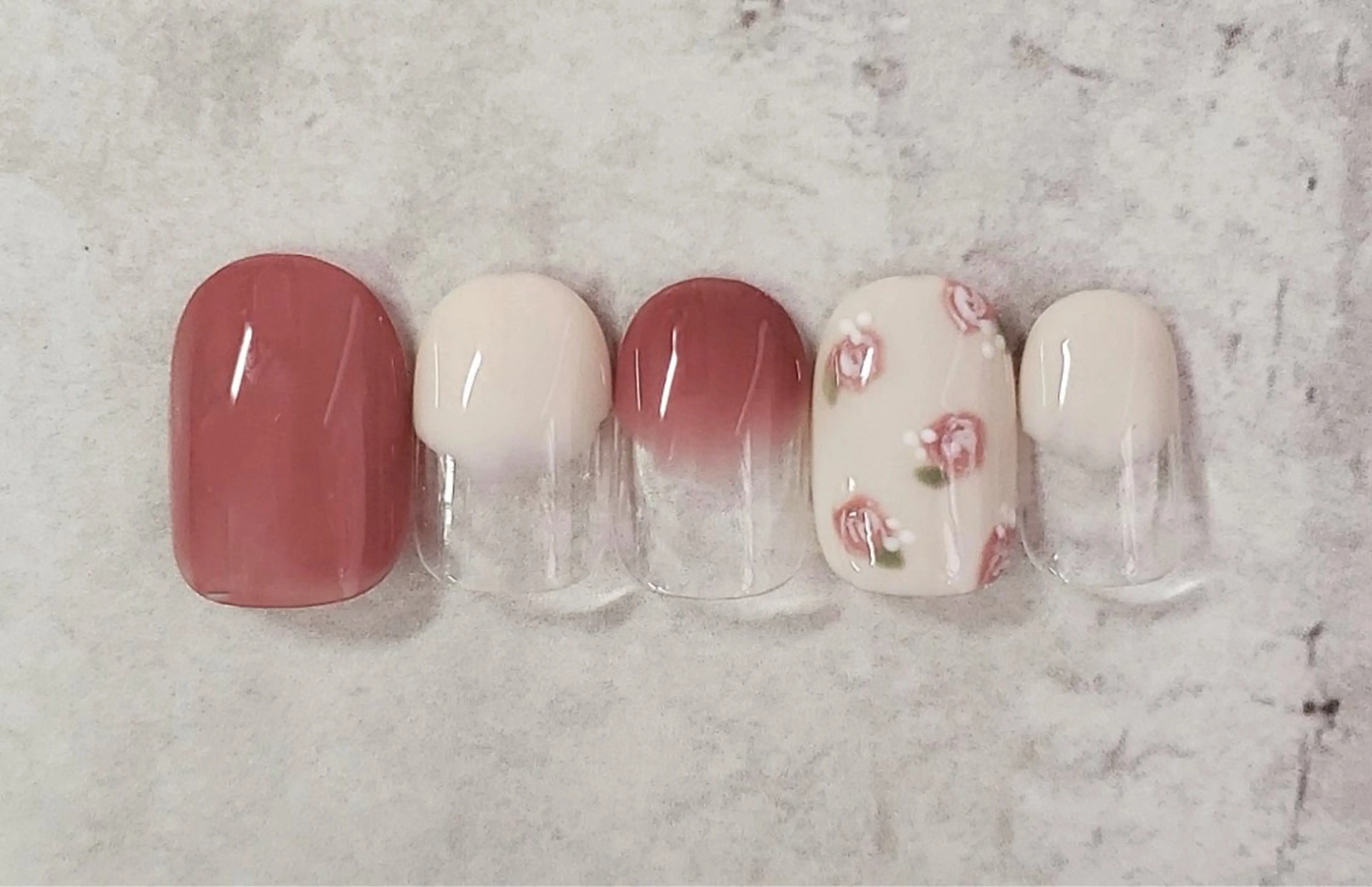 ネイル ゆら 練習生💅🏻のネイルデザイン