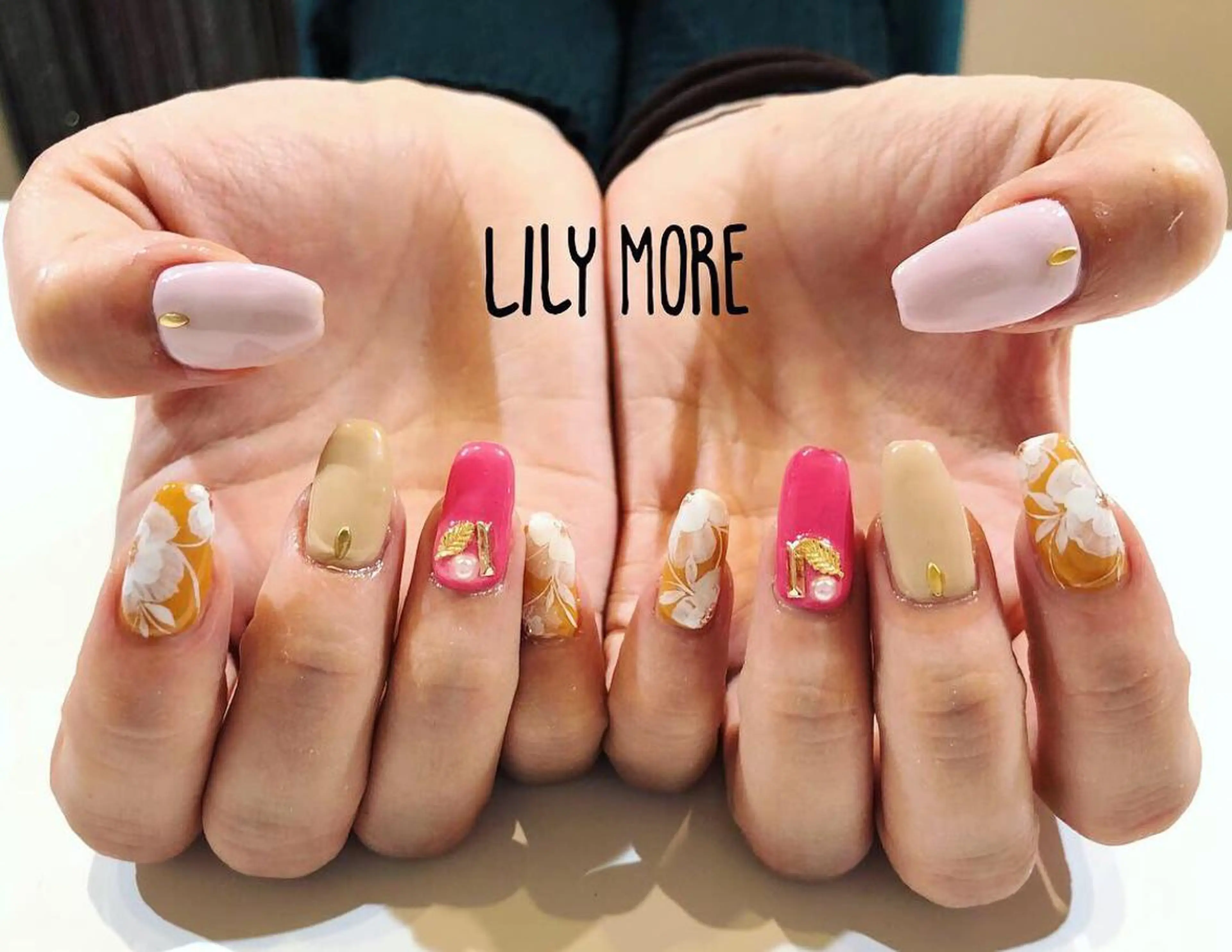 ネイル フラワーネイル Lily closetのネイルデザイン