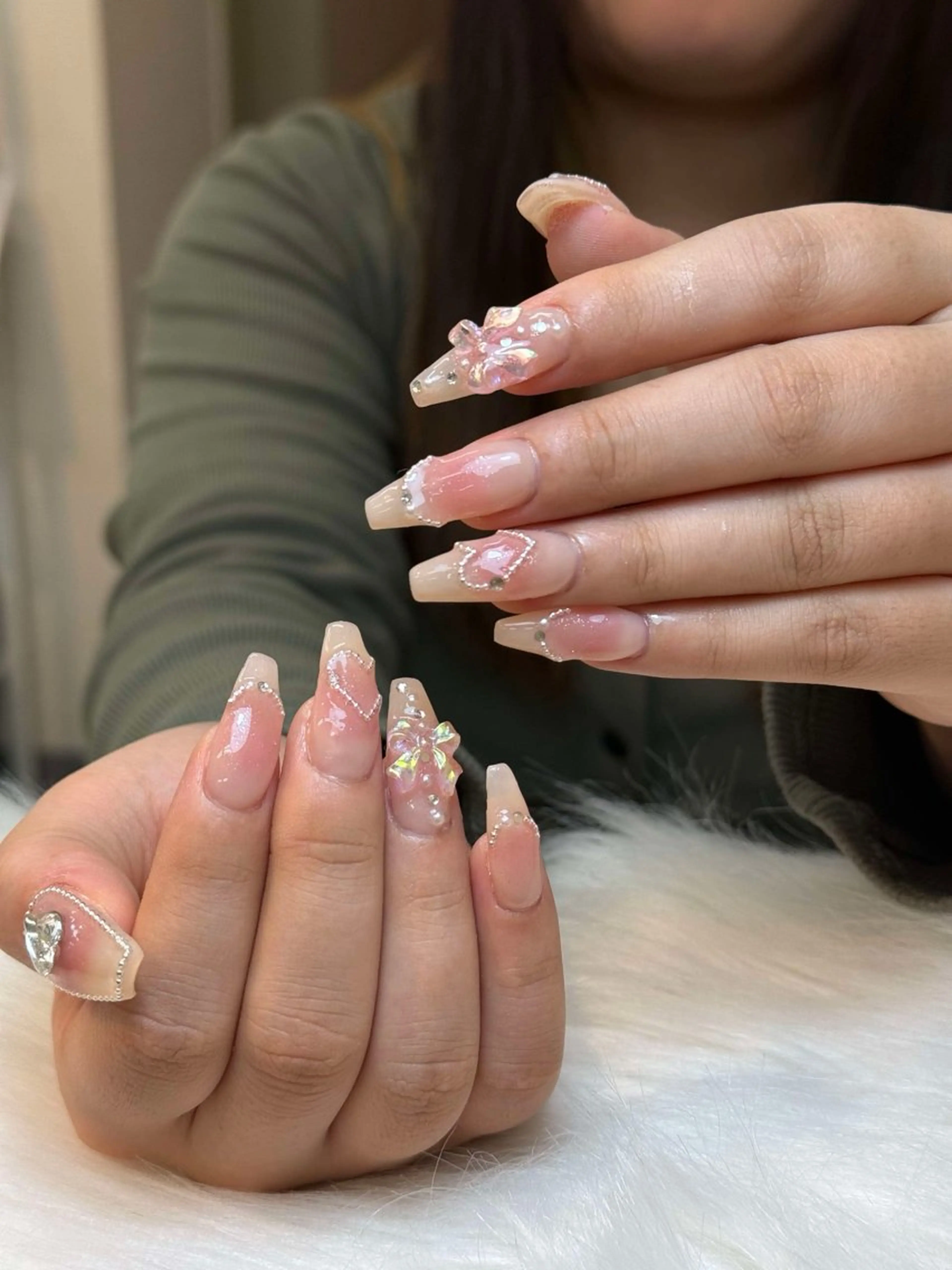 ネイル グラデーション キラキラネイル ワンカラーネイル 冬ネイル Jenn Nail Salonのネイルデザイン