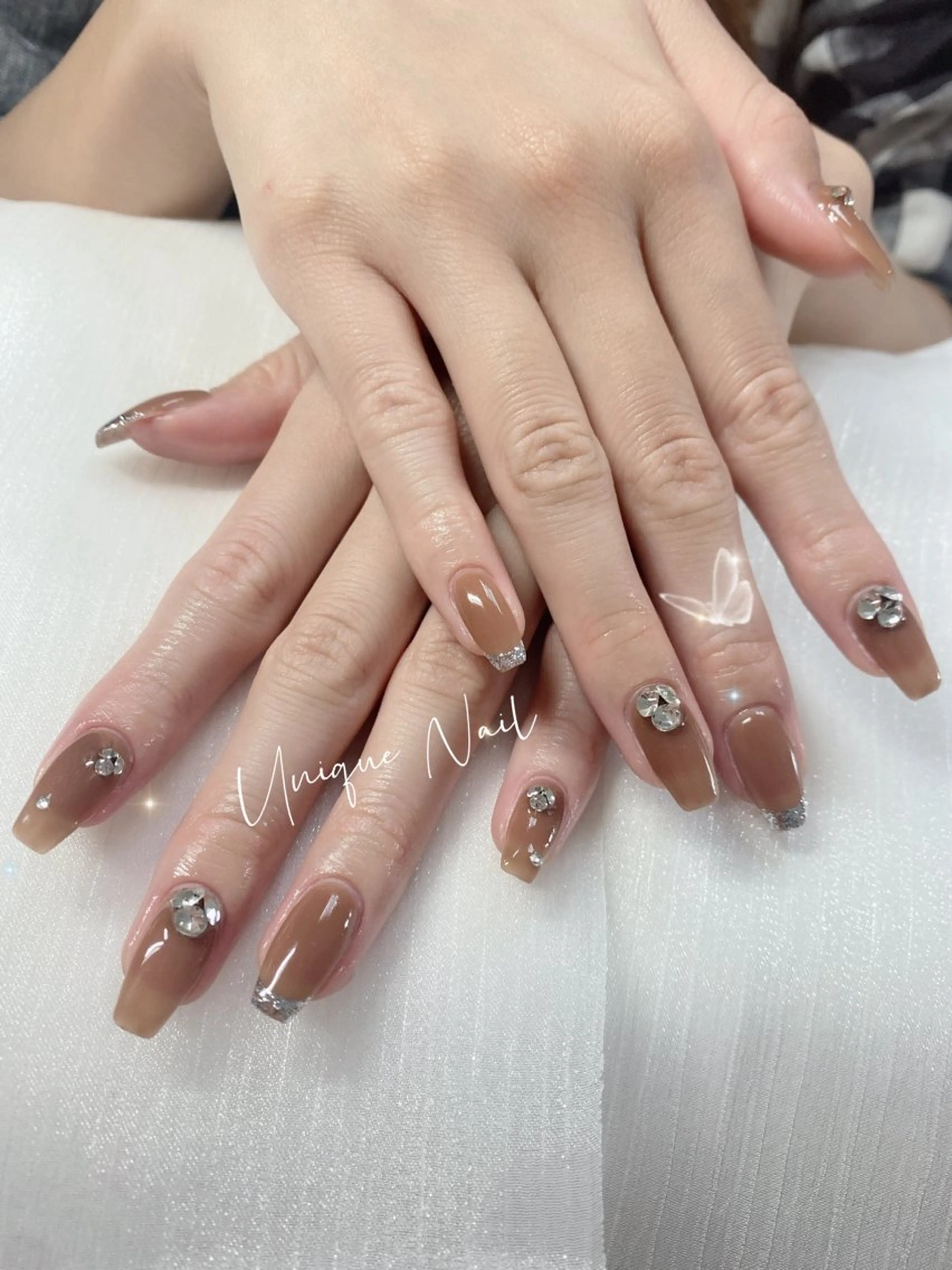 ネイル ハンドネイル ハンドケア UniqueNail 長さだし専門店のネイルデザイン