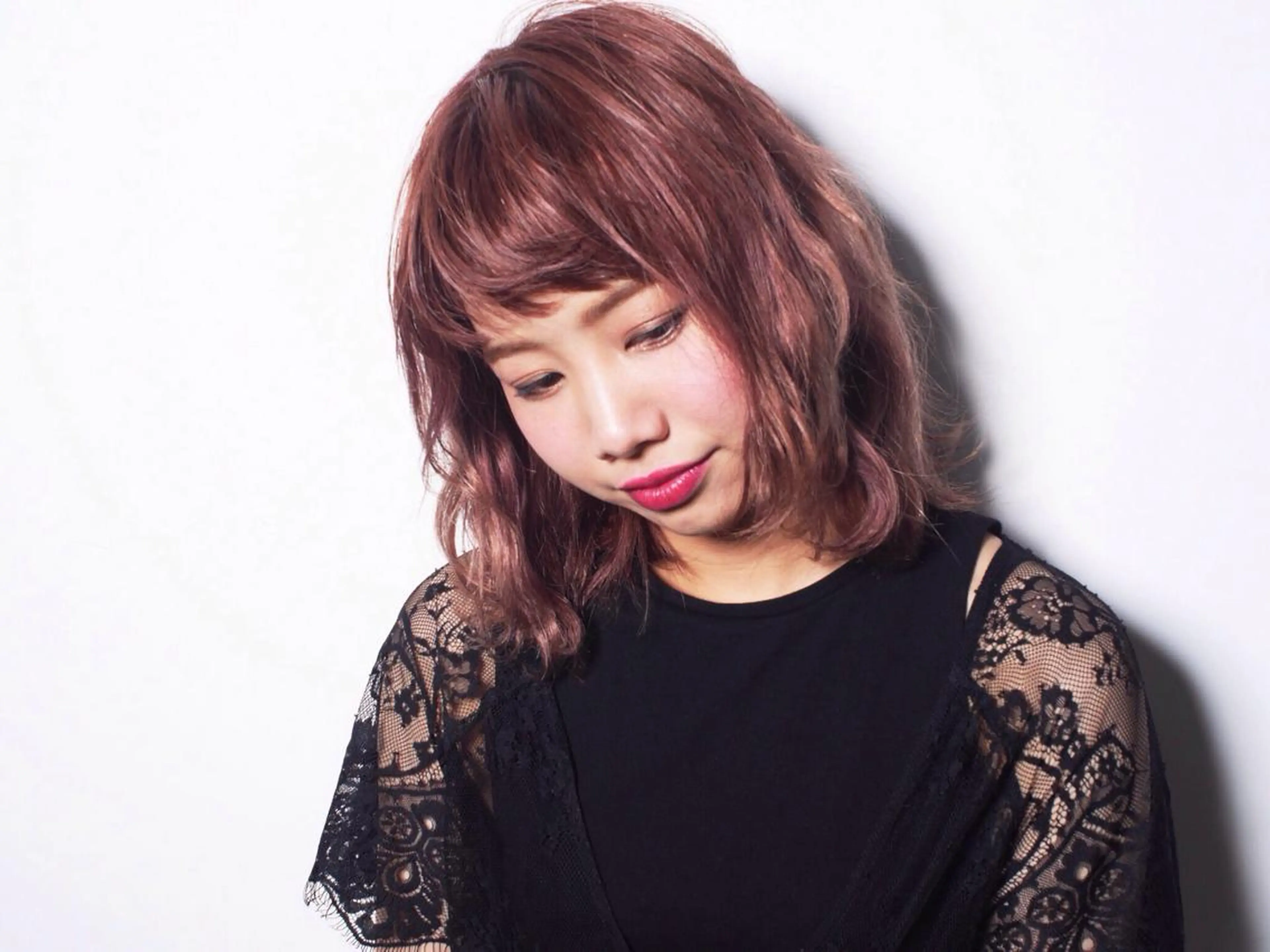 カラー アッシュ ブリーチ ピンクカラー ピンクアッシュ 坂上 岳のヘアスタイル