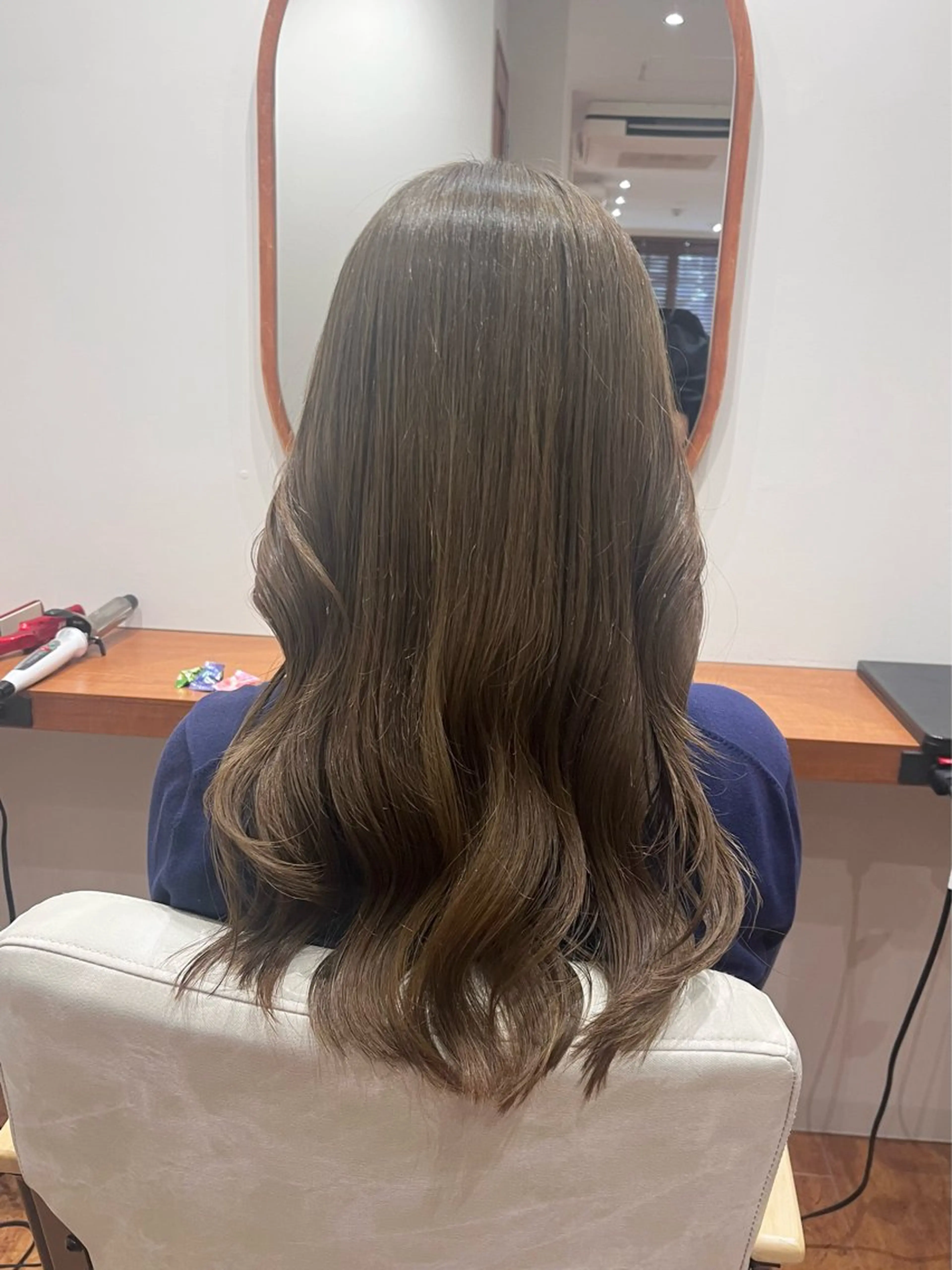 ロング カラー ベージュカラー ブリーチ ヘーゼル カット ヘアカラー トリートメント ﾚｲﾔｰ🩵透明感 ೀユイ🌙のヘアスタイル