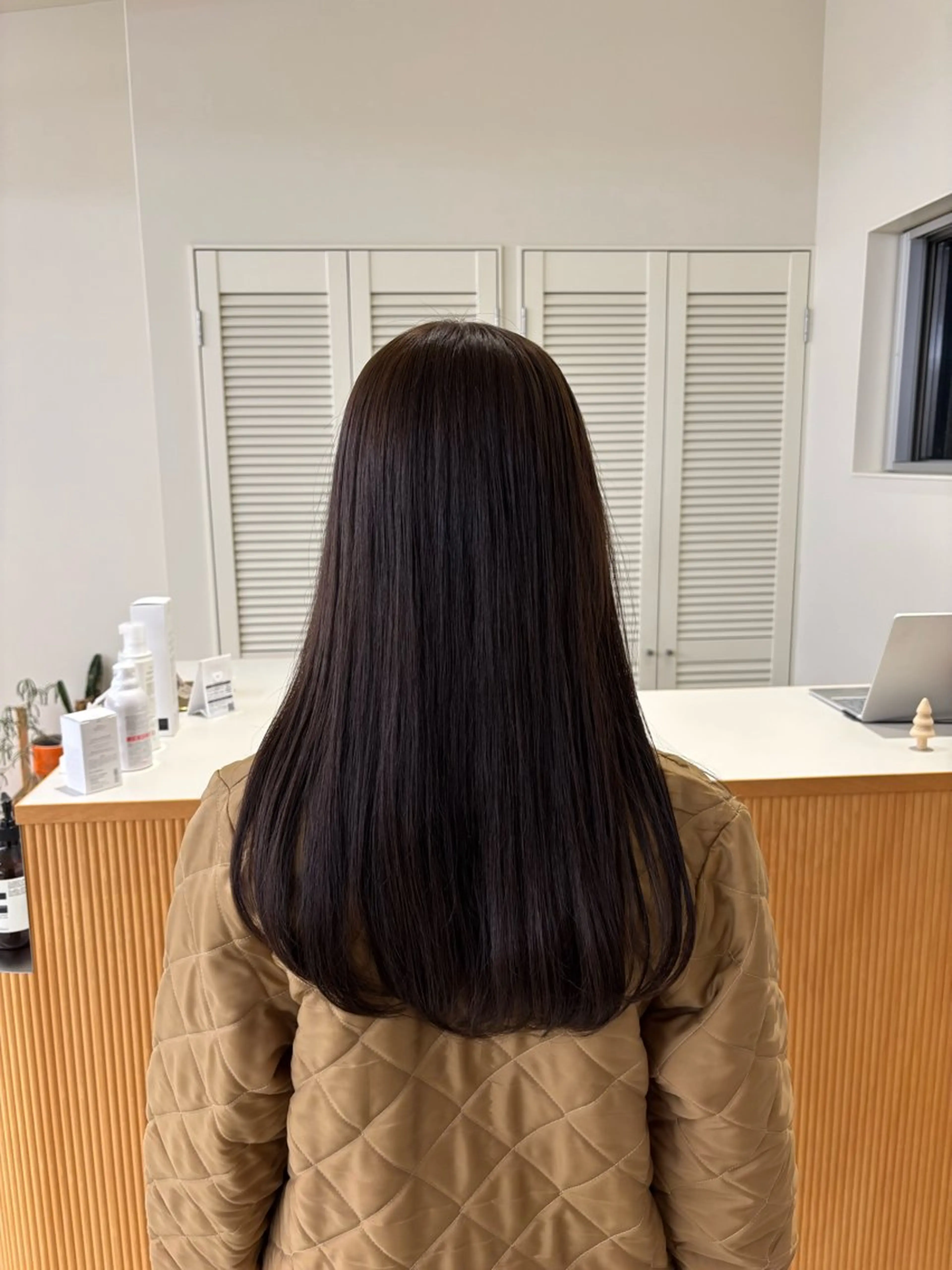 セミロング ヘアカラー 北森 愛唯のヘアスタイル