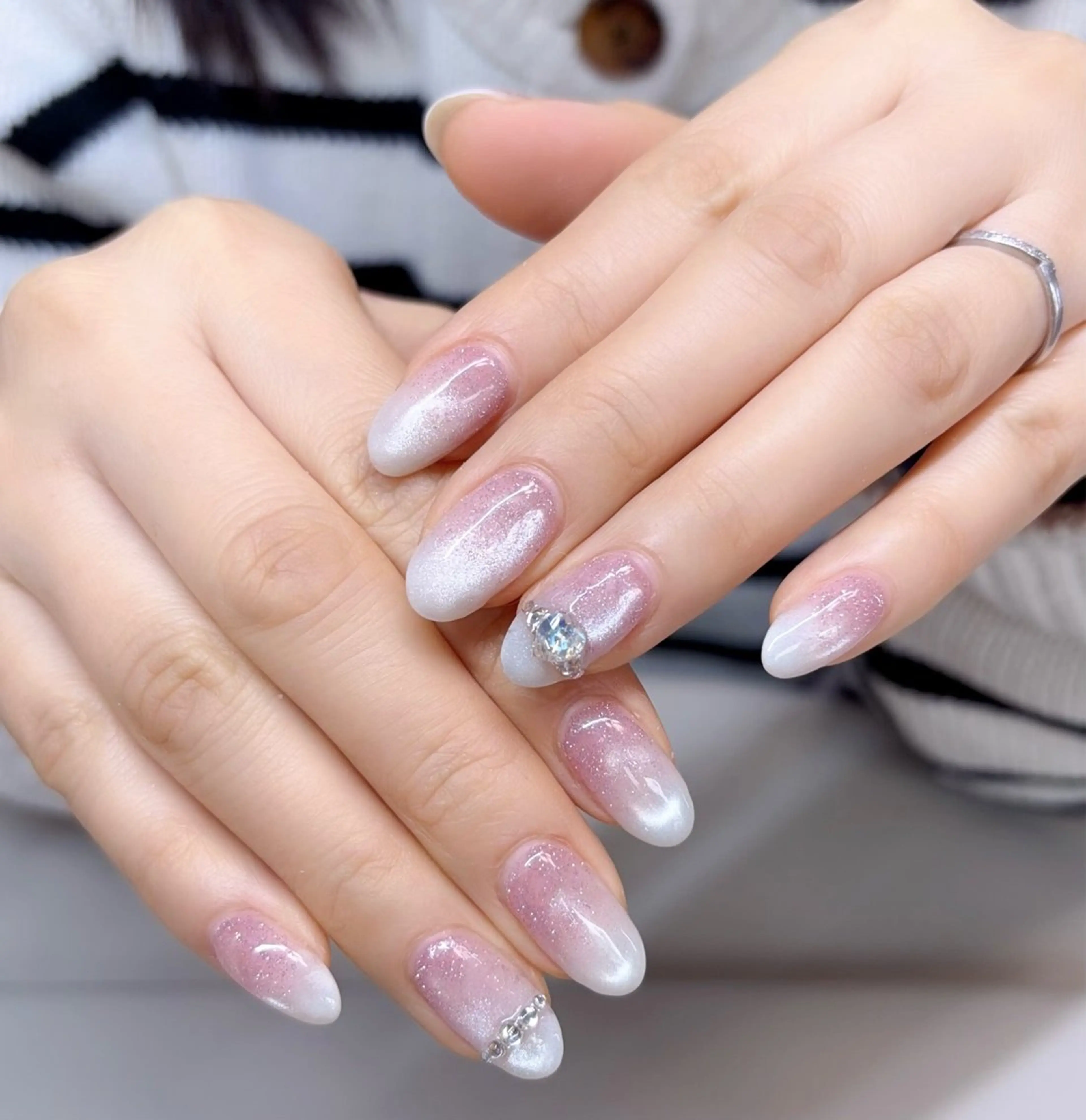 ネイル アートネイル オーロラネイル ジェルネイル ガーリー キラキラネイル Rika Nail salon 1のネイルデザイン