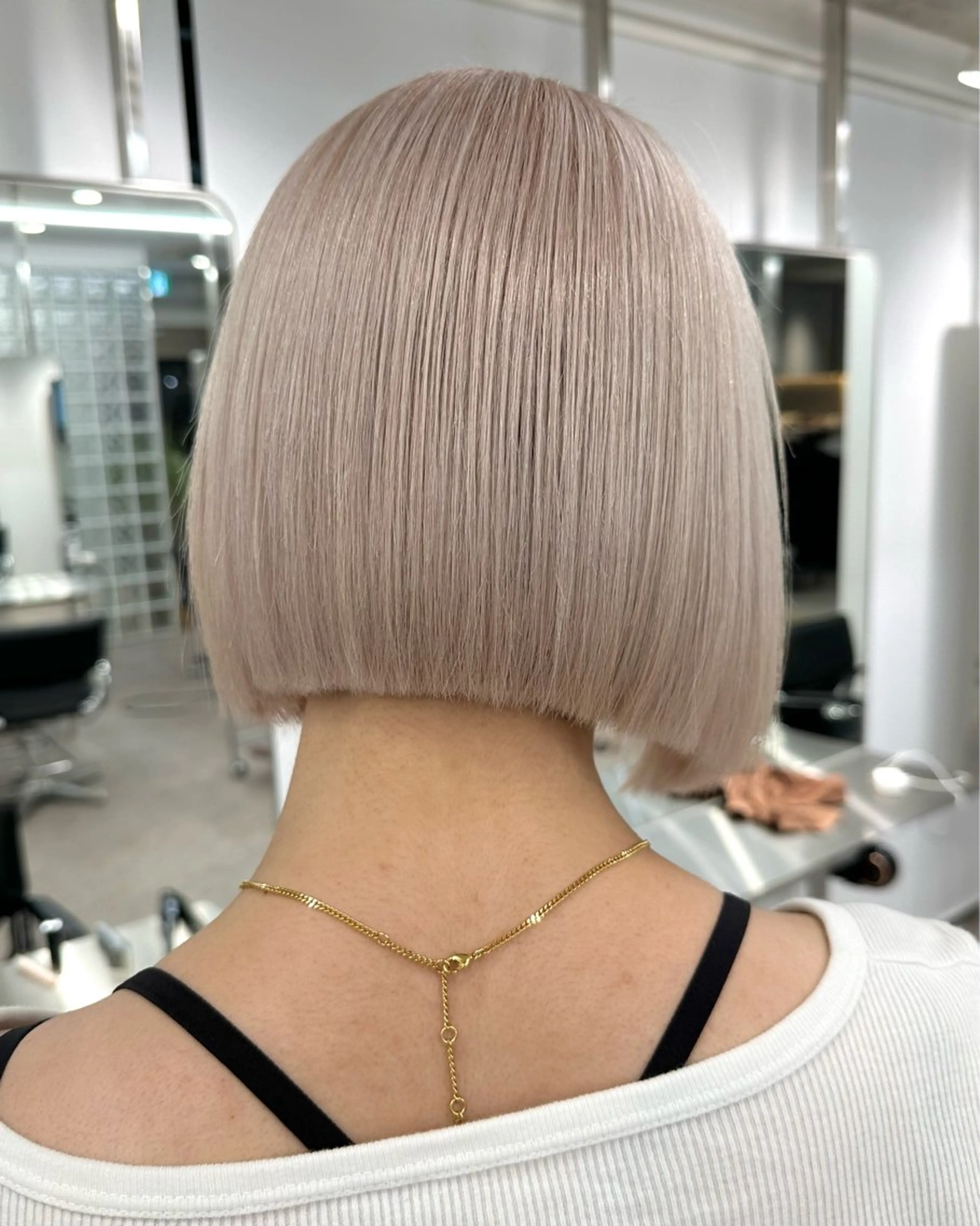 ショート ボブ ハイライト🌟/ ボブ/豊田のヘアスタイル