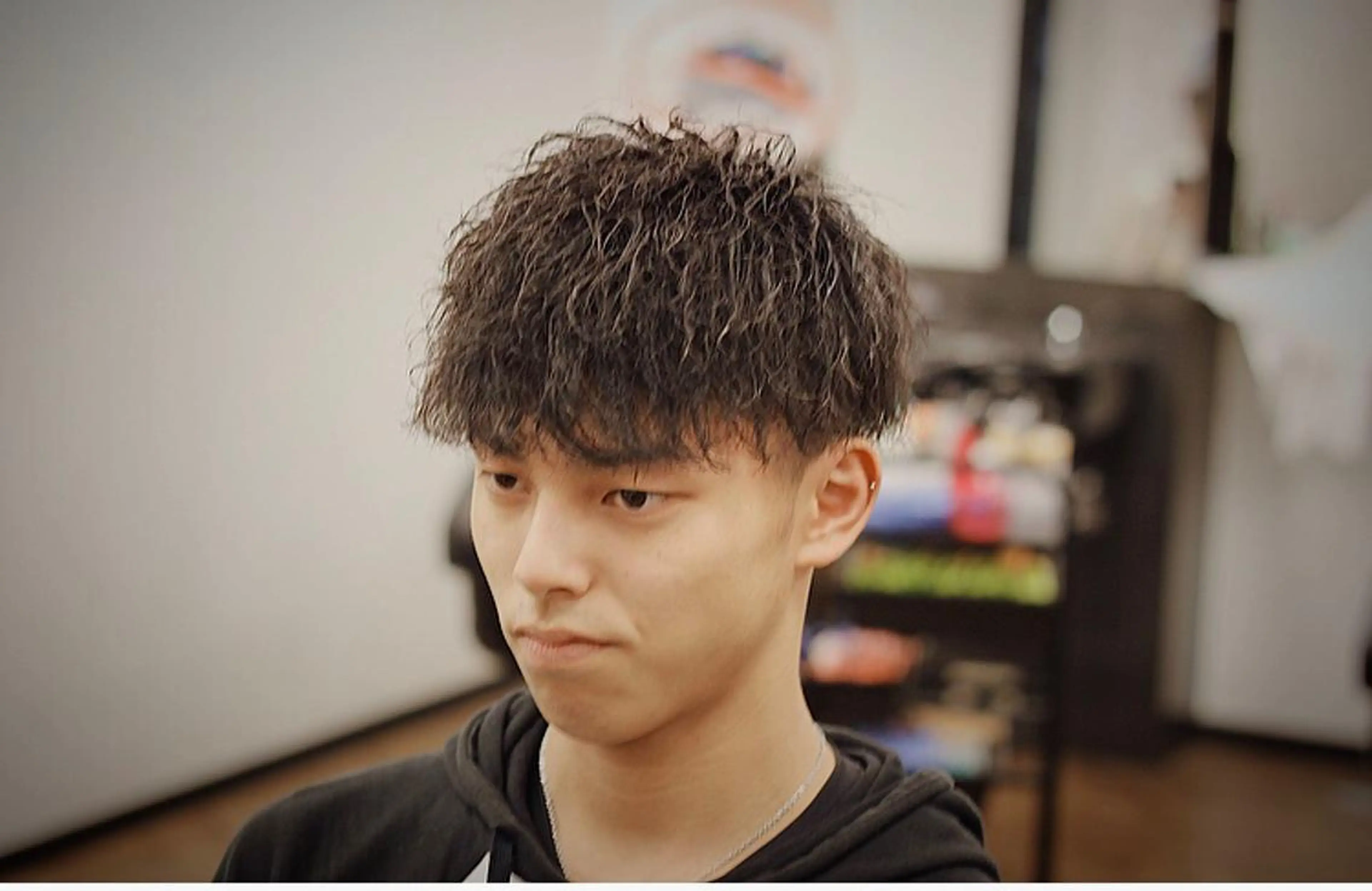 ミディアム パーマ メンズ マッシュ パーマ 前田賢生 ご新規様はNGのヘアスタイル