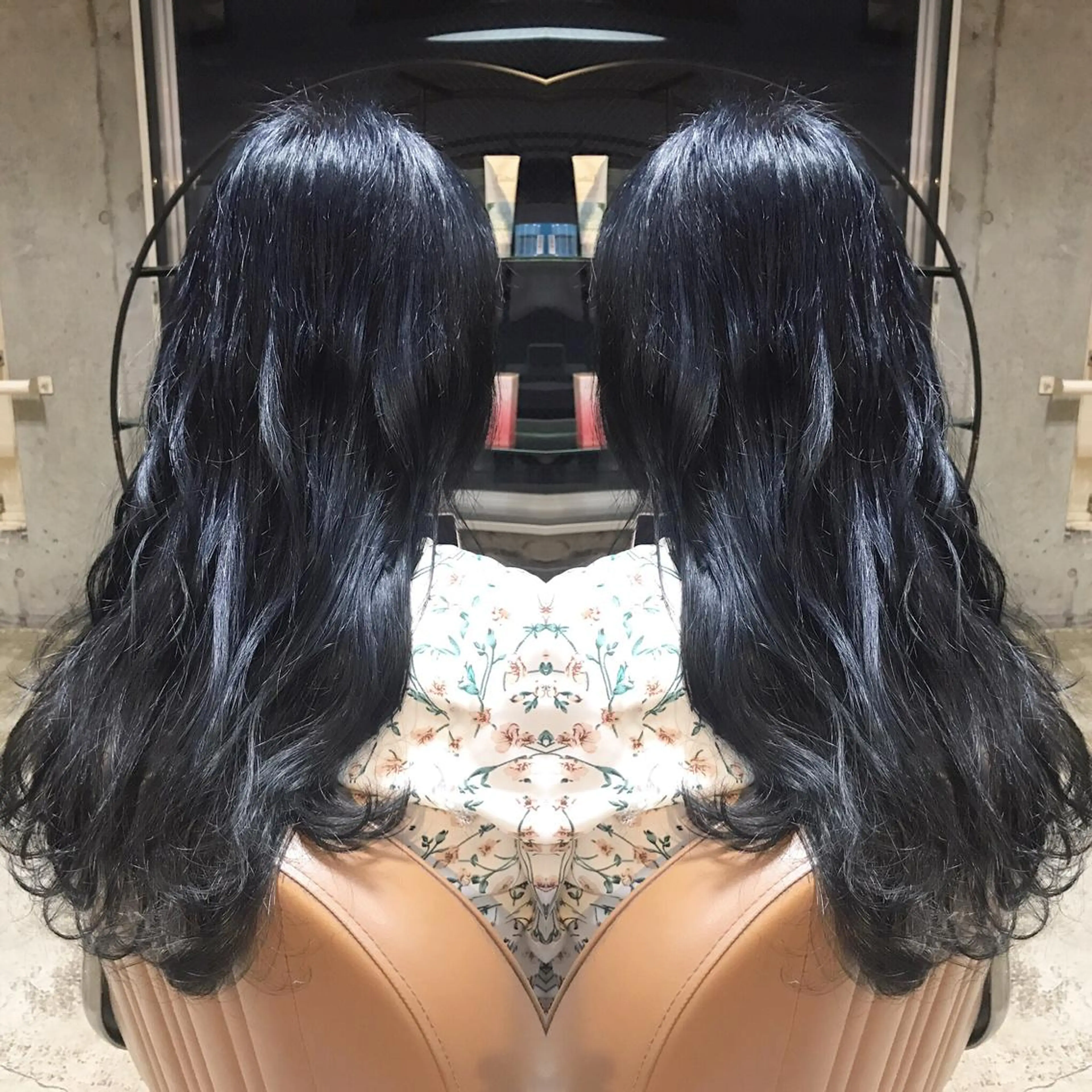 ロング カラー パーマ ヘアアレンジ メンズ キッズ ネイル マツエク・マツパ ブルーカラー ブルーグレー ダブルカラー ブルー サロンドミルク 原宿のヘアスタイル