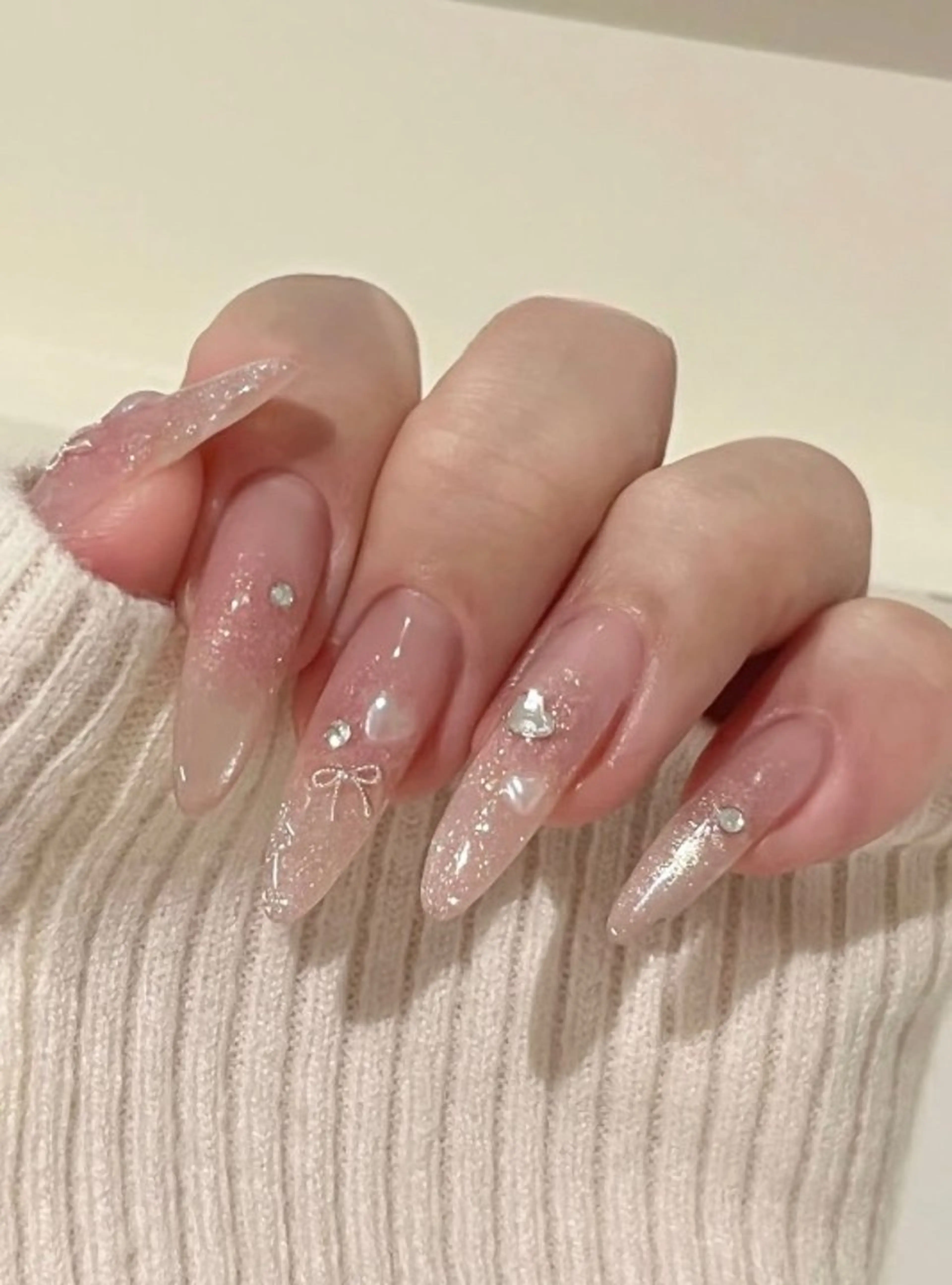 カラー グラデーションカラー ピンクカラー ハンドネイル AIN Nailのネイルデザイン