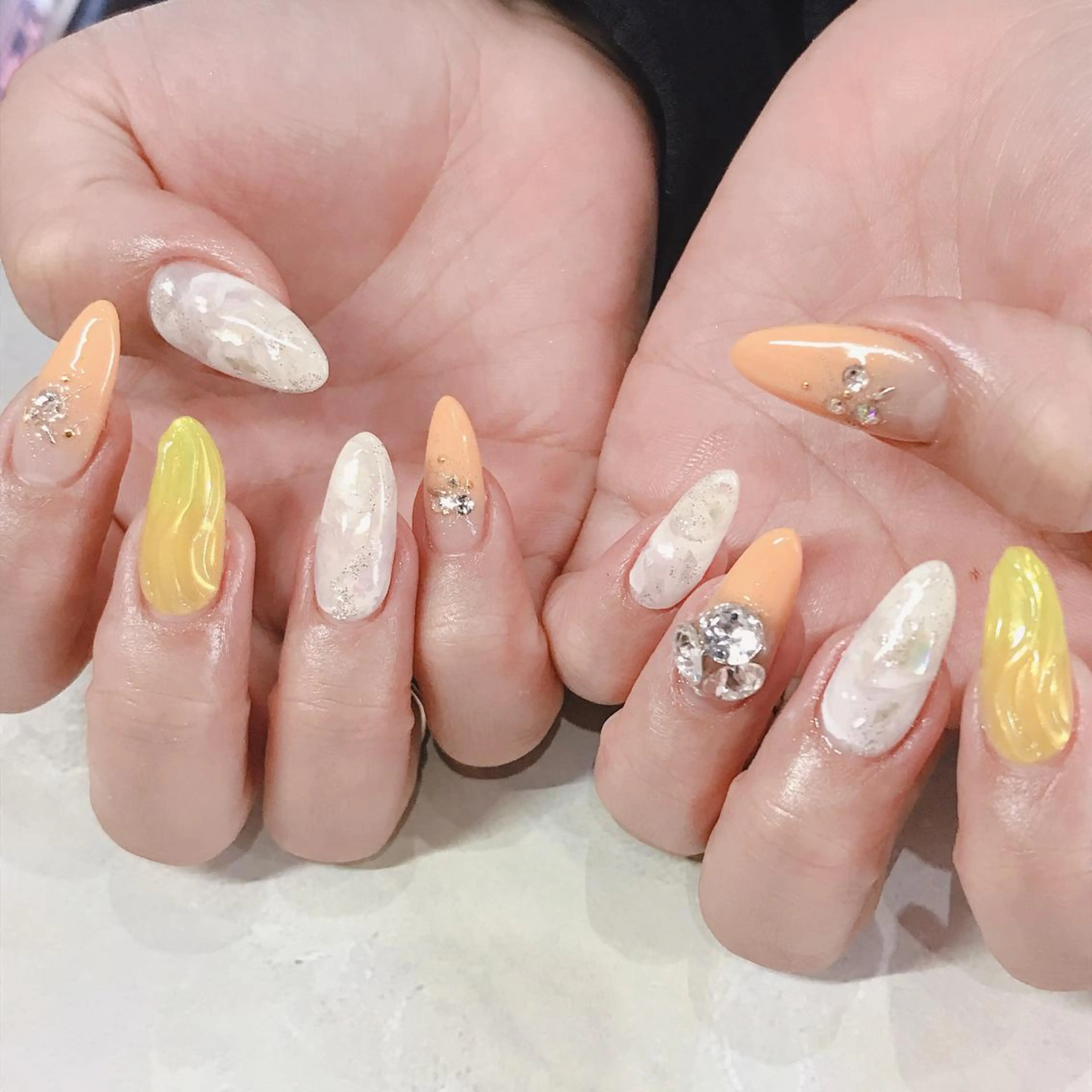 ネイル ストーンネイル Allure小山店 後藤文香のネイルデザイン