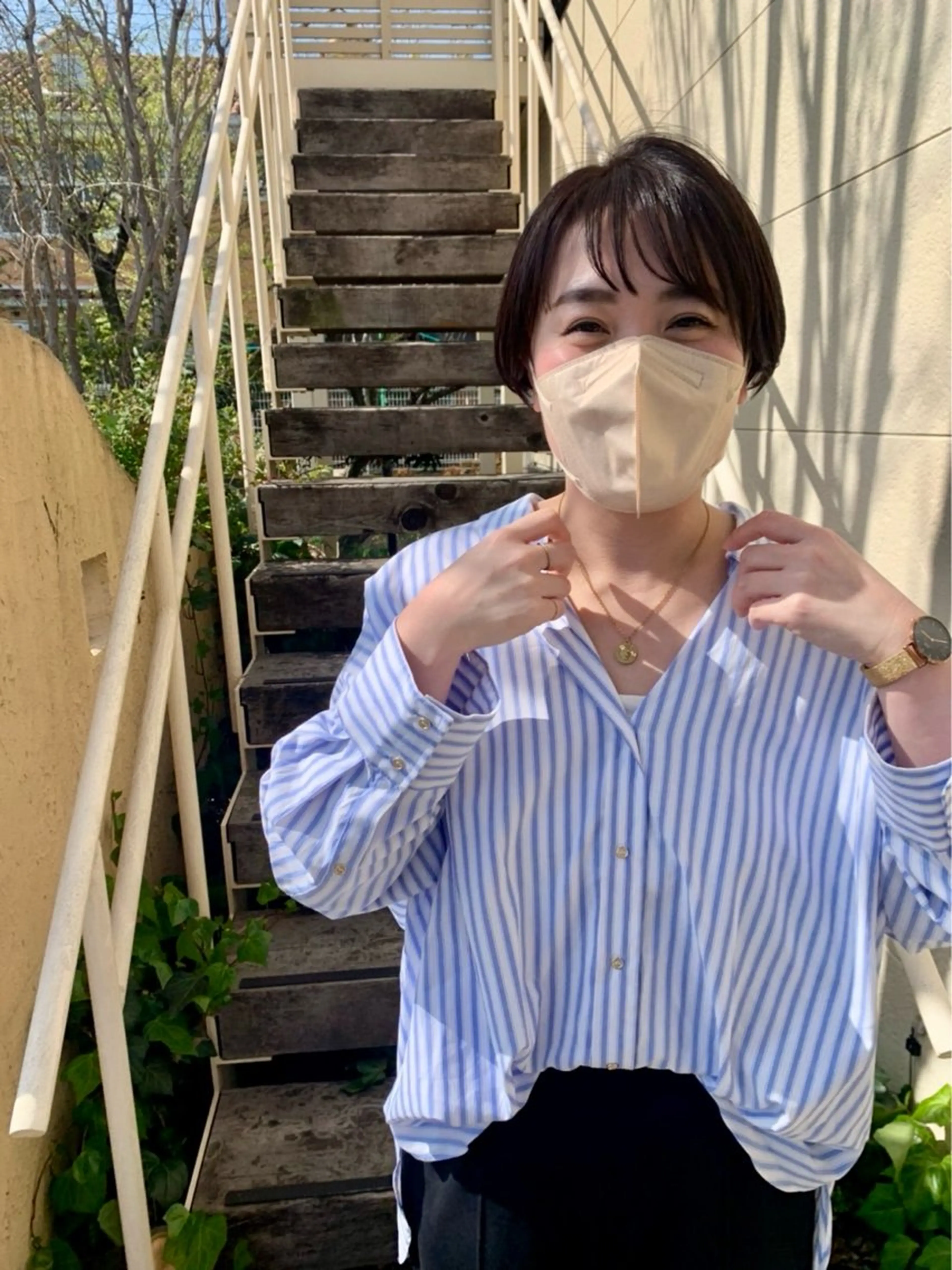 ショート カラー 荒島 由佳のヘアスタイル