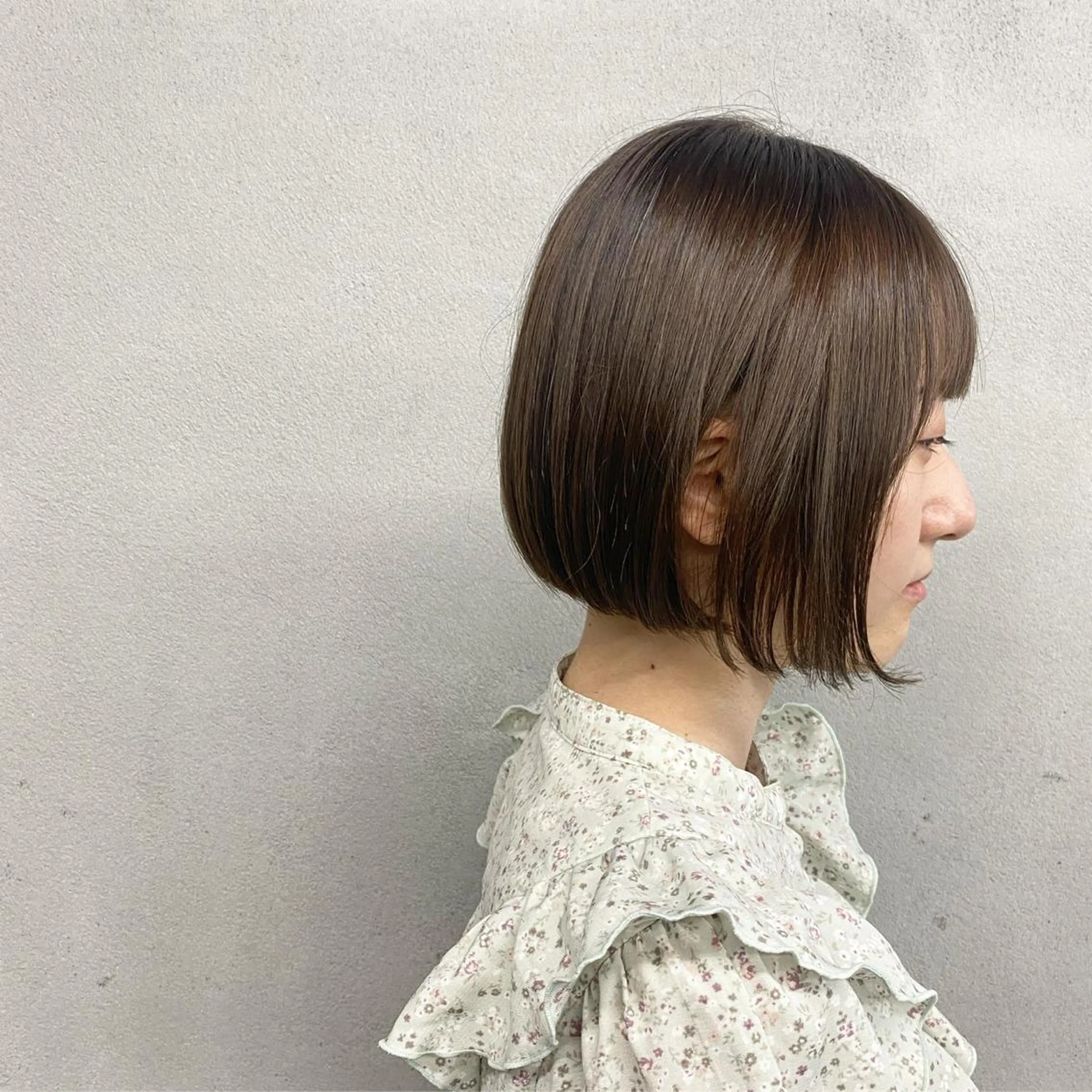 ショート 前下がりボブ アッシュ ボブ カット ヘアカラー トリートメント #tag 佐藤璃美のヘアスタイル