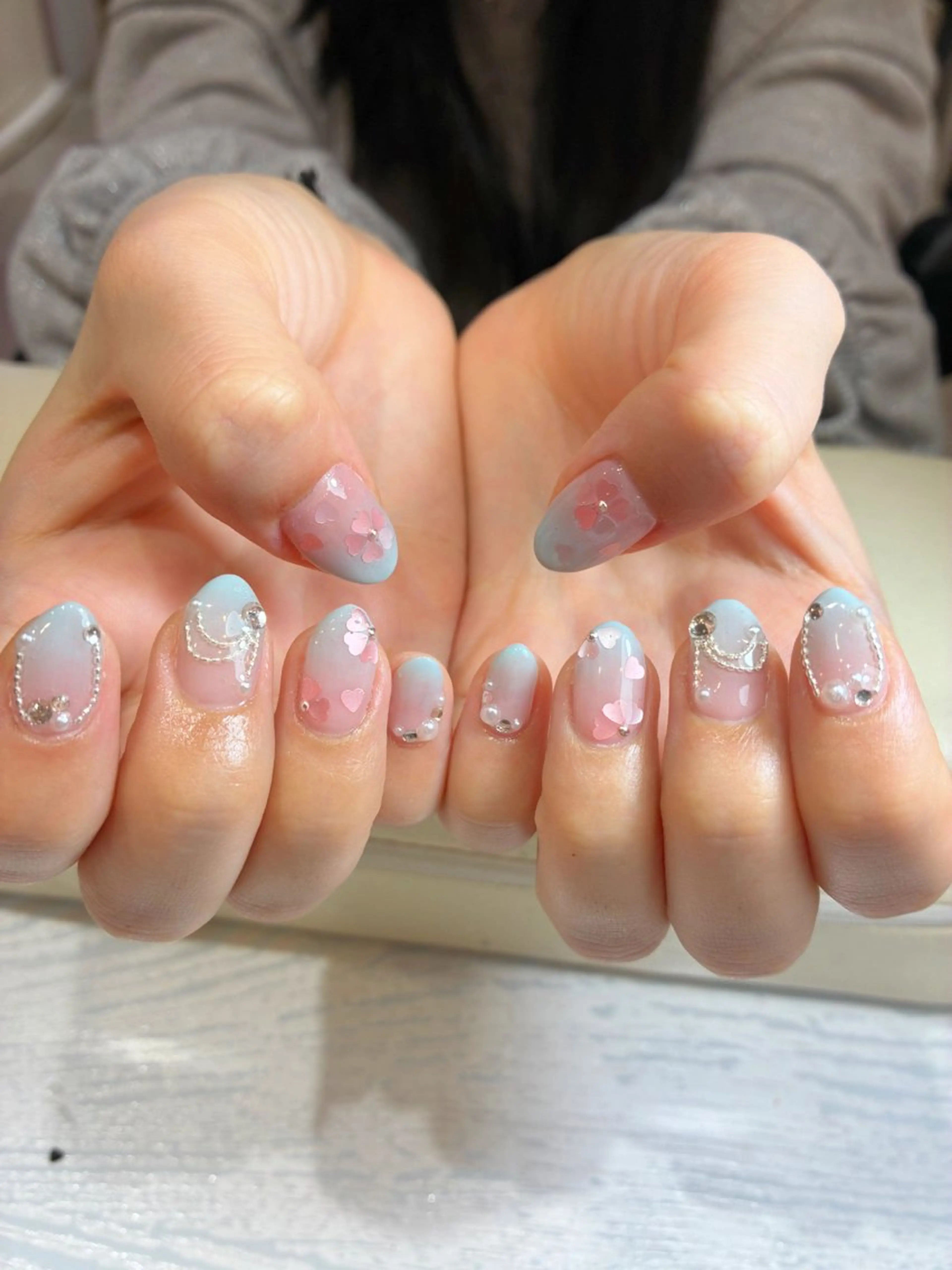 ネイル Nest 岩崎のネイルデザイン