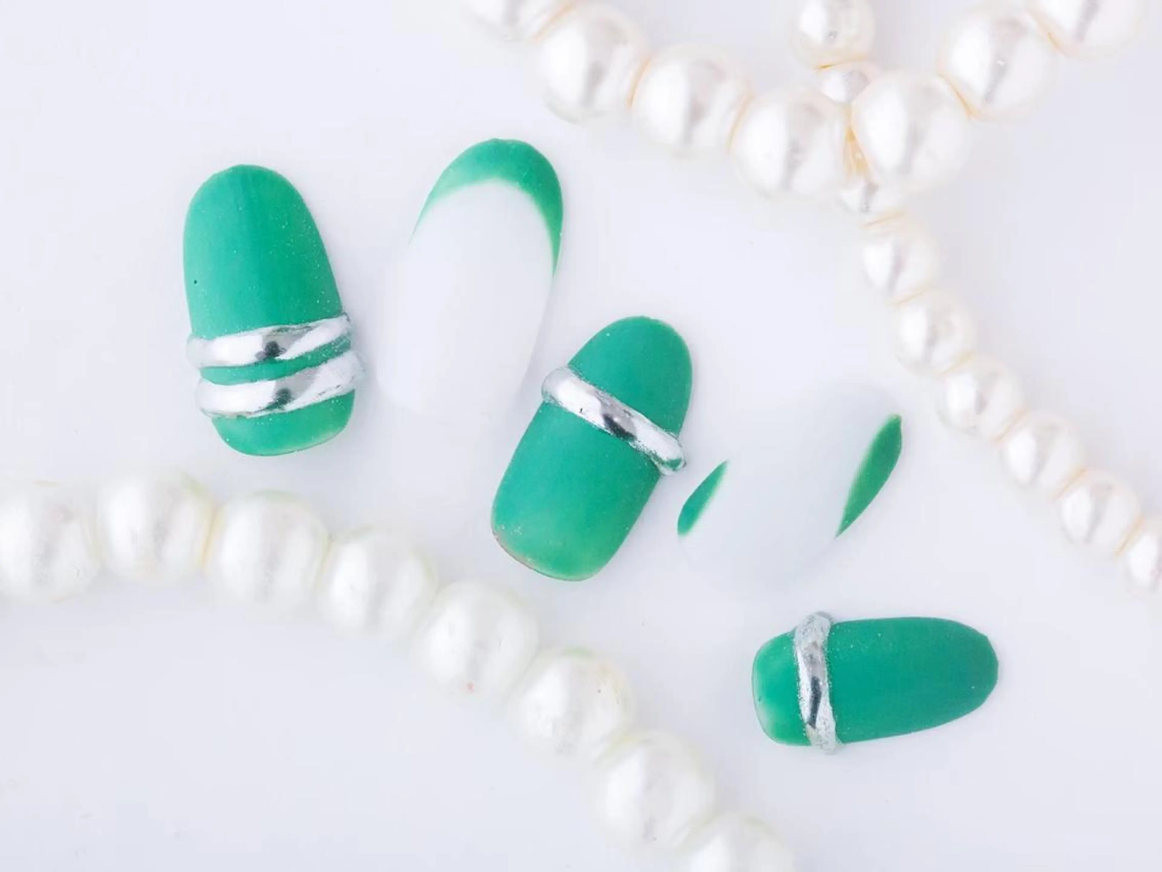 ネイル Tiary Nail Fのネイルデザイン