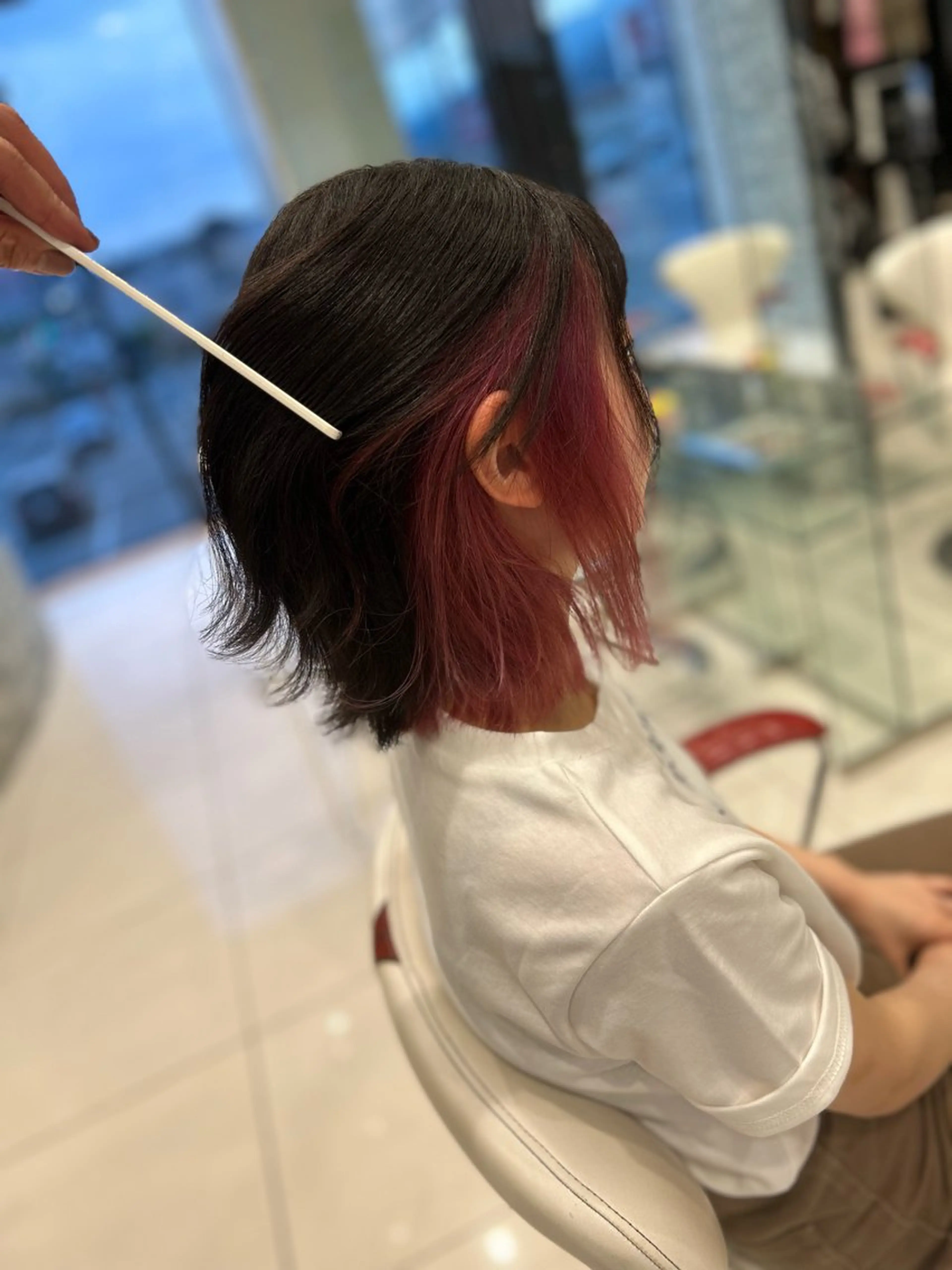 ミディアム カラー ブリーチ デザインカラー インナーカラー ピンクカラー レッドカラー ヘアカラー カラーと言ったら SAWARAのヘアスタイル